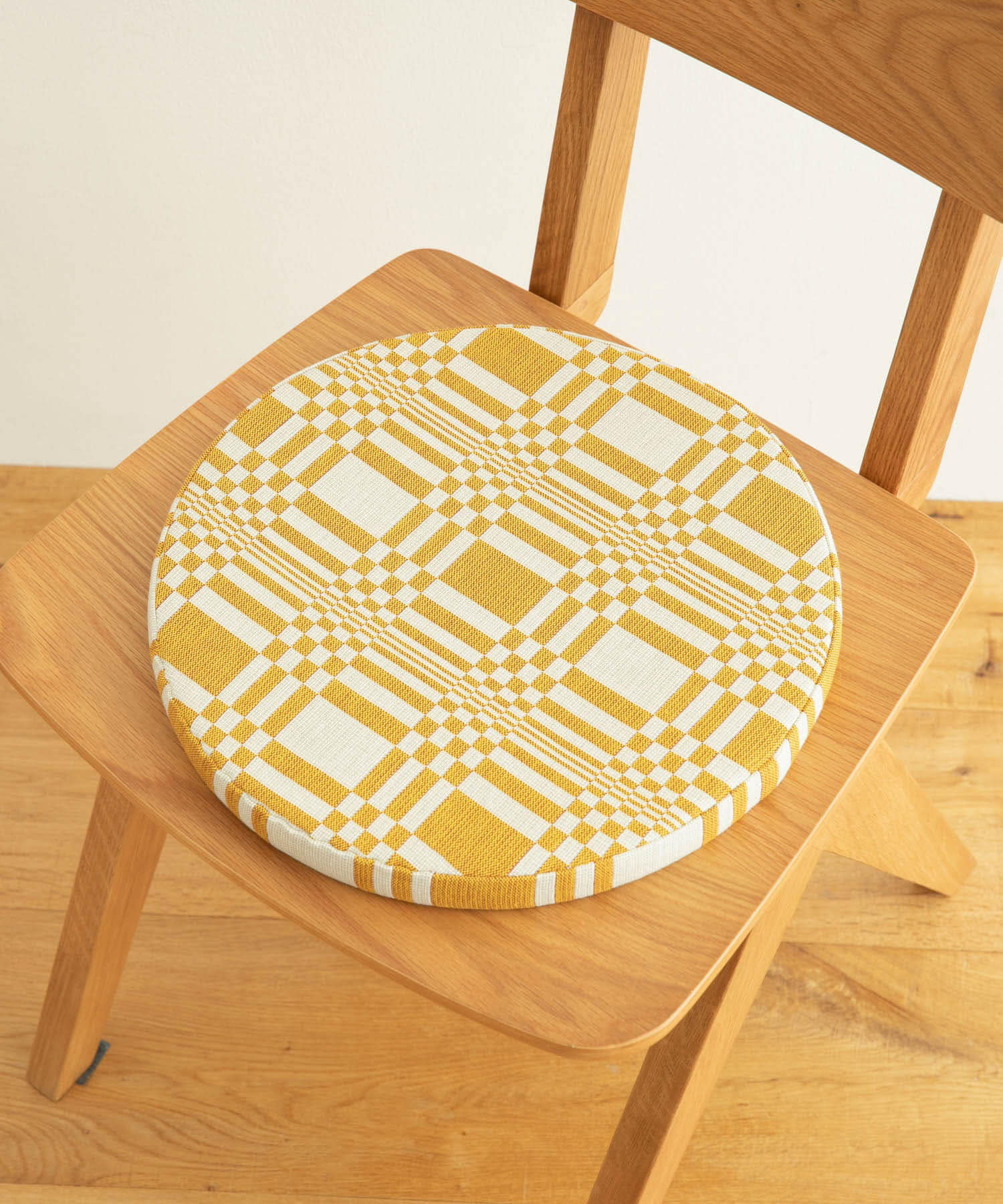 JOHANNA GULLICHSEN　Discushion Doris Ochre -