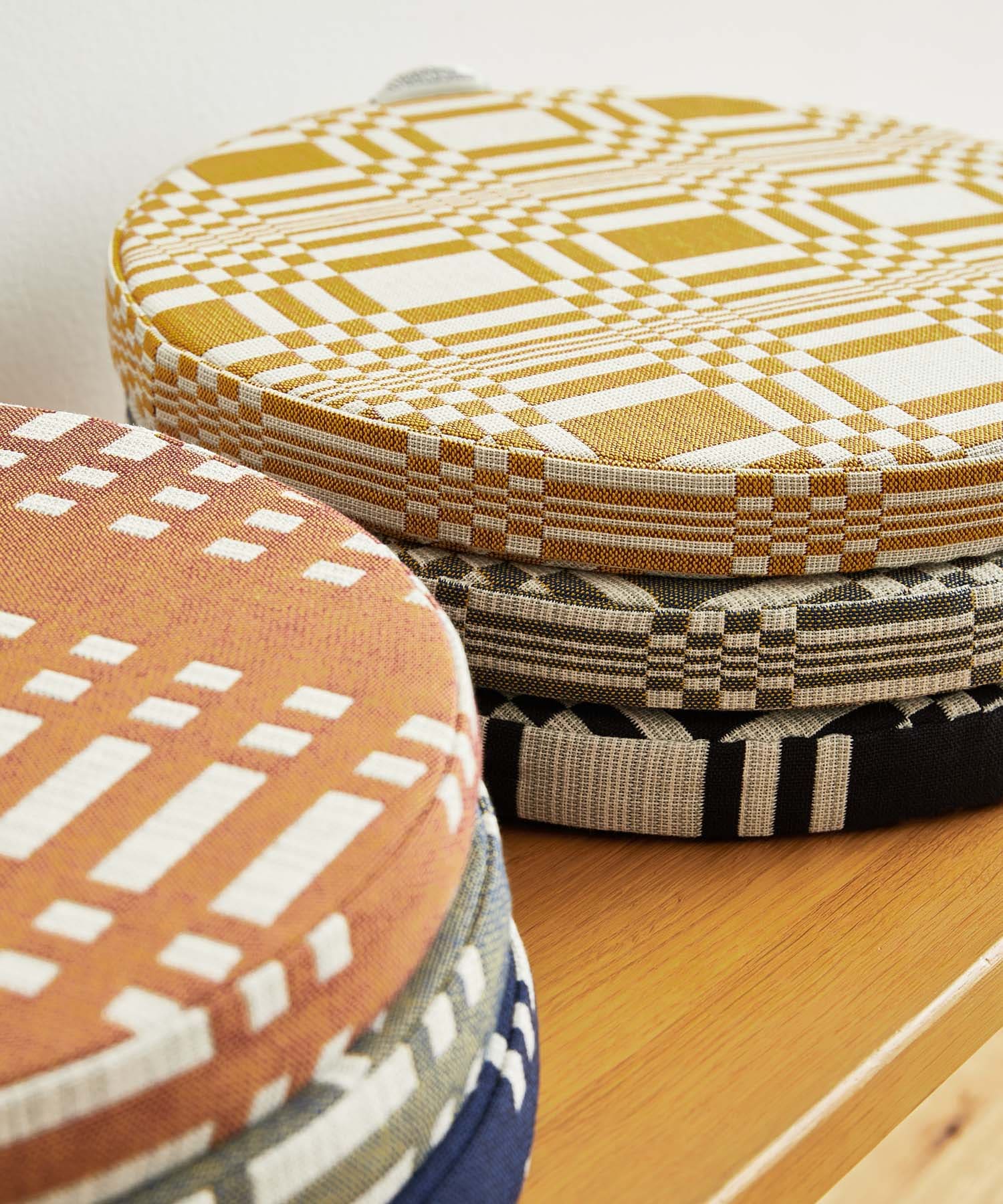 JOHANNA GULLICHSEN　Discushion Doris Ochre -