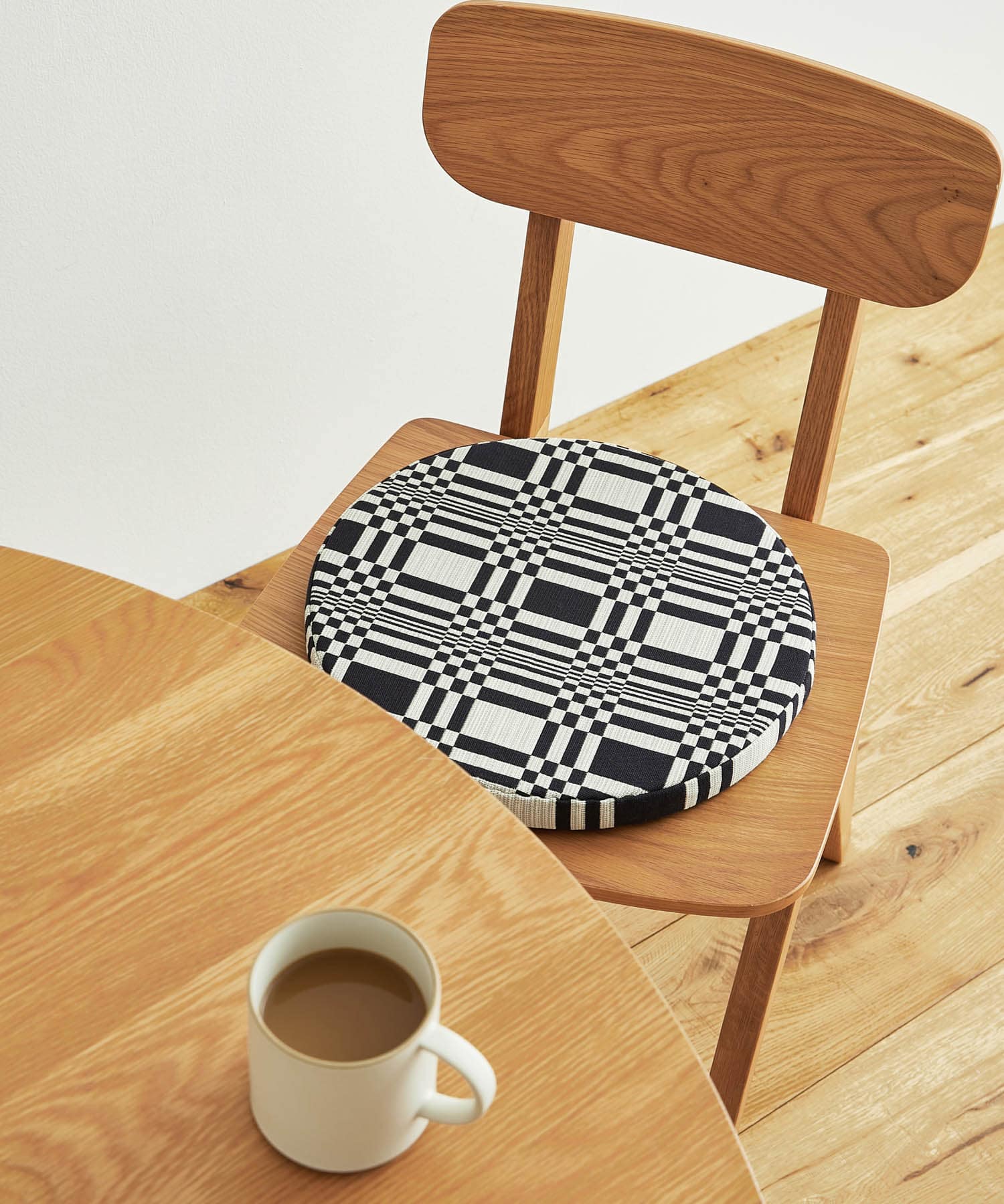 JOHANNA GULLICHSEN　Discushion Doris Black -