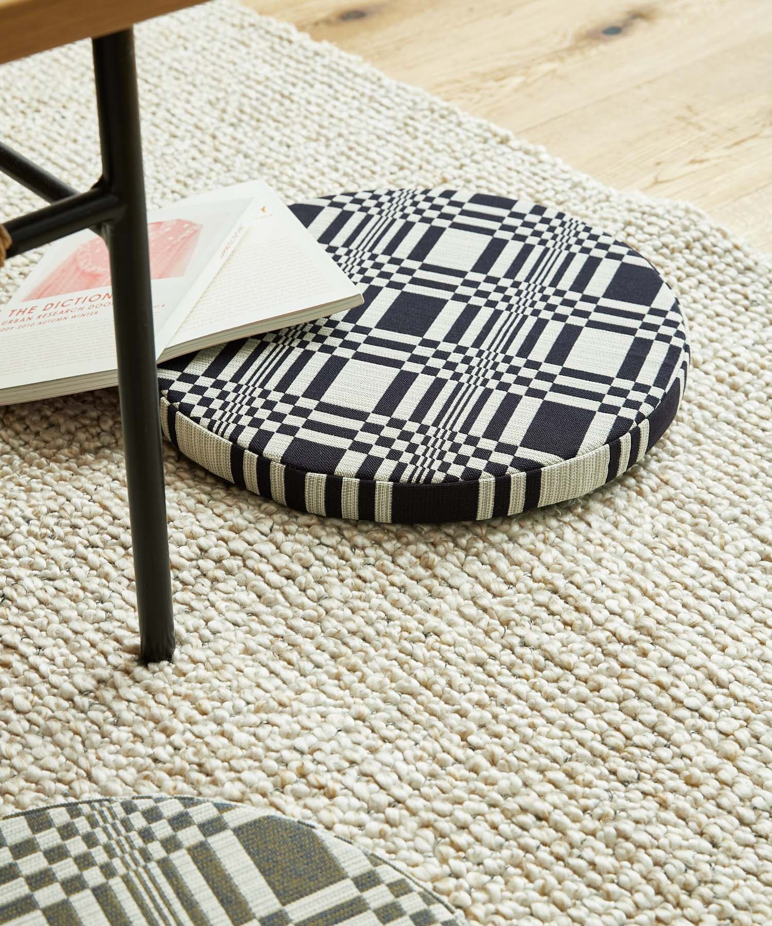 JOHANNA GULLICHSEN　Discushion Doris Black -