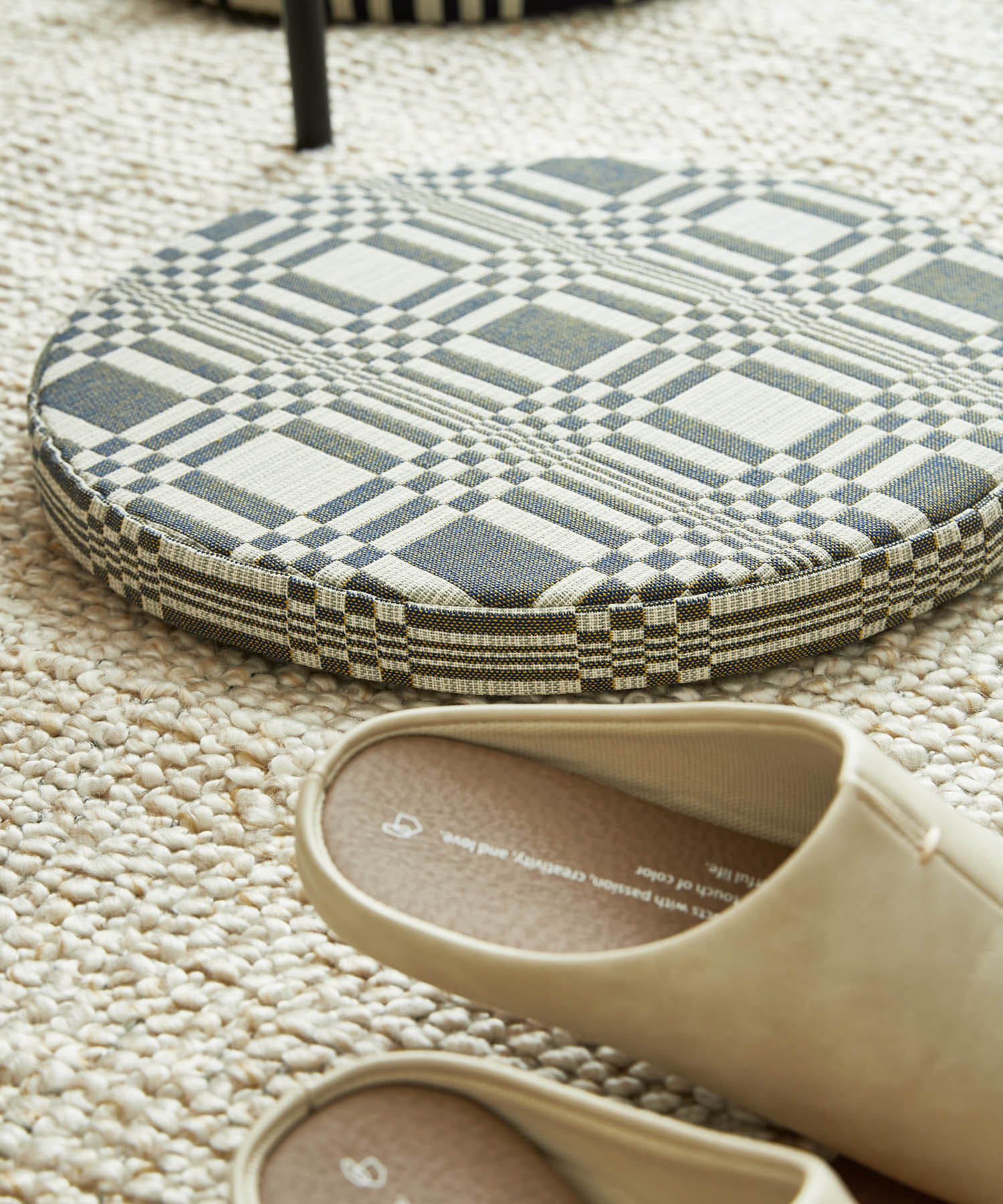 JOHANNA GULLICHSEN　Discushion Doris Lead -