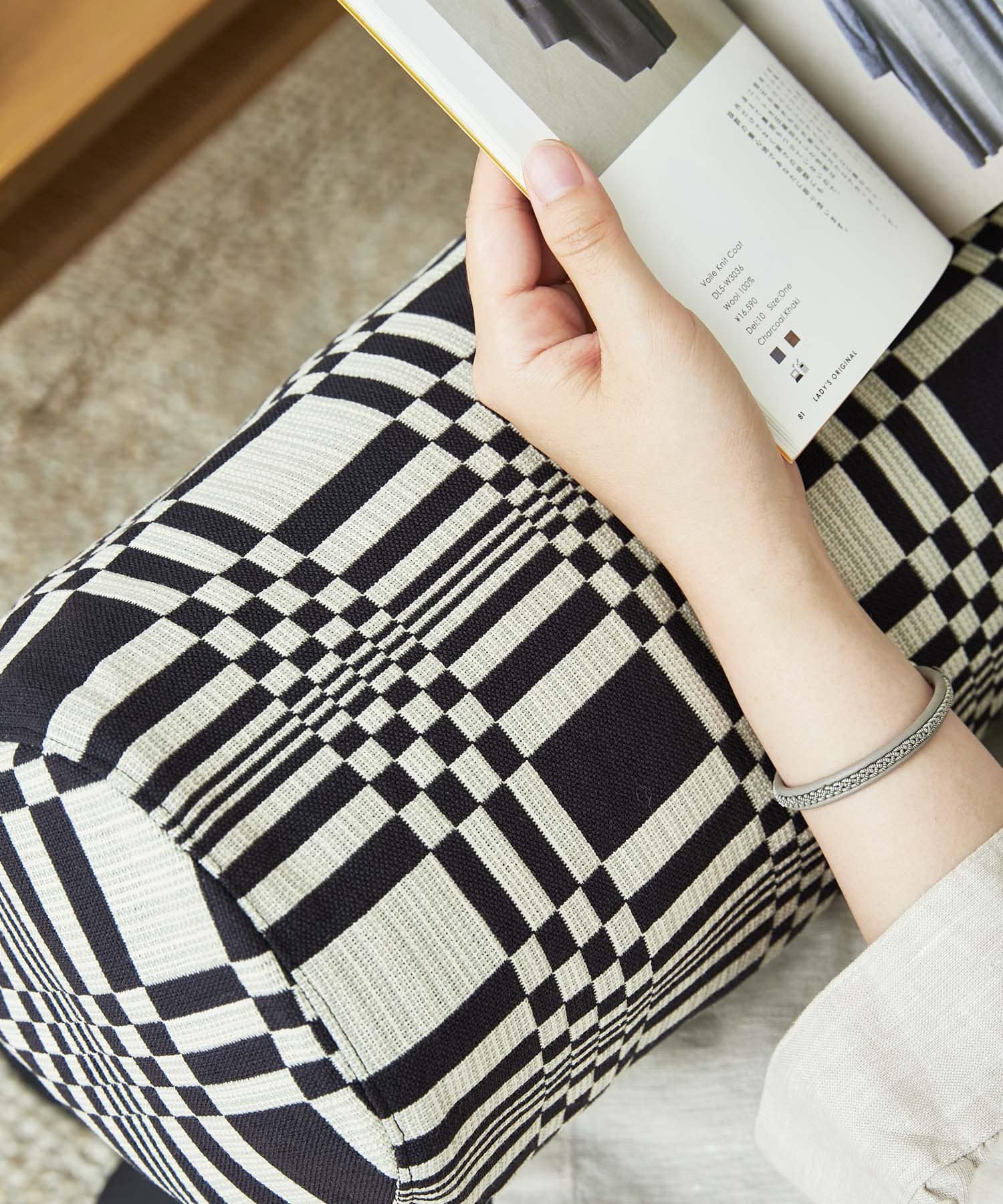 JOHANNA GULLICHSEN　TubeCushionCover Doris Black -