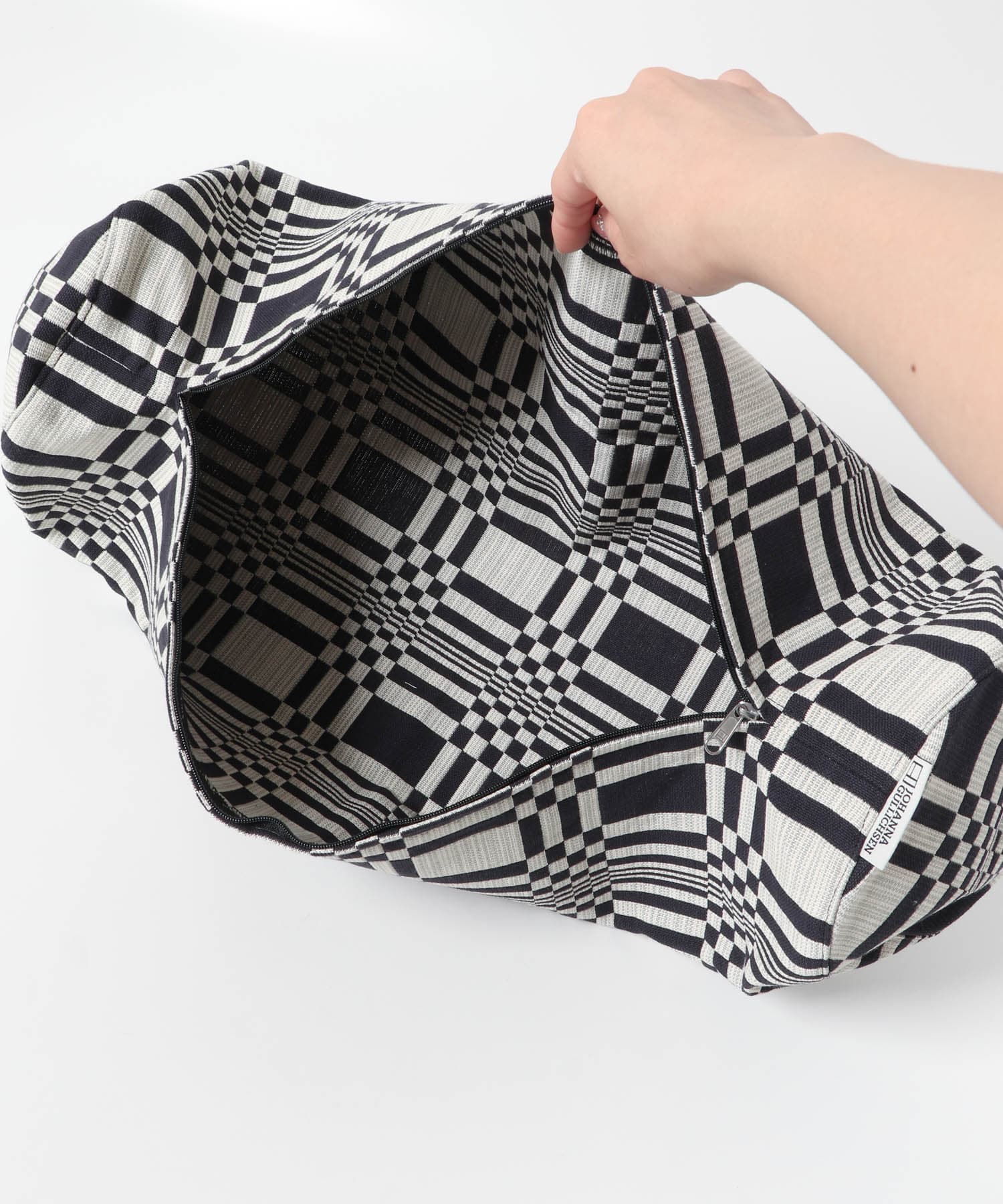 JOHANNA GULLICHSEN　TubeCushionCover Doris Black -