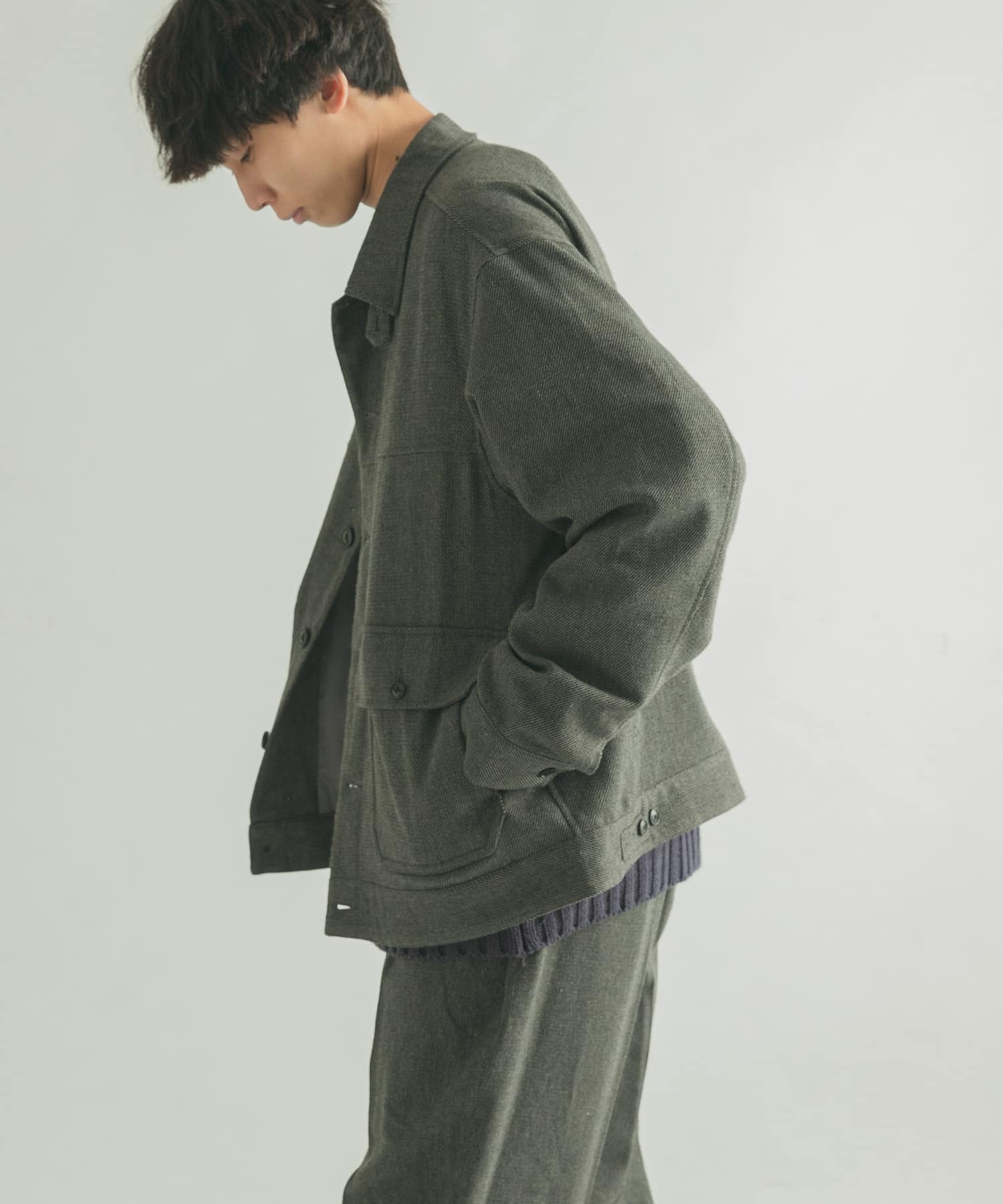 GRAY