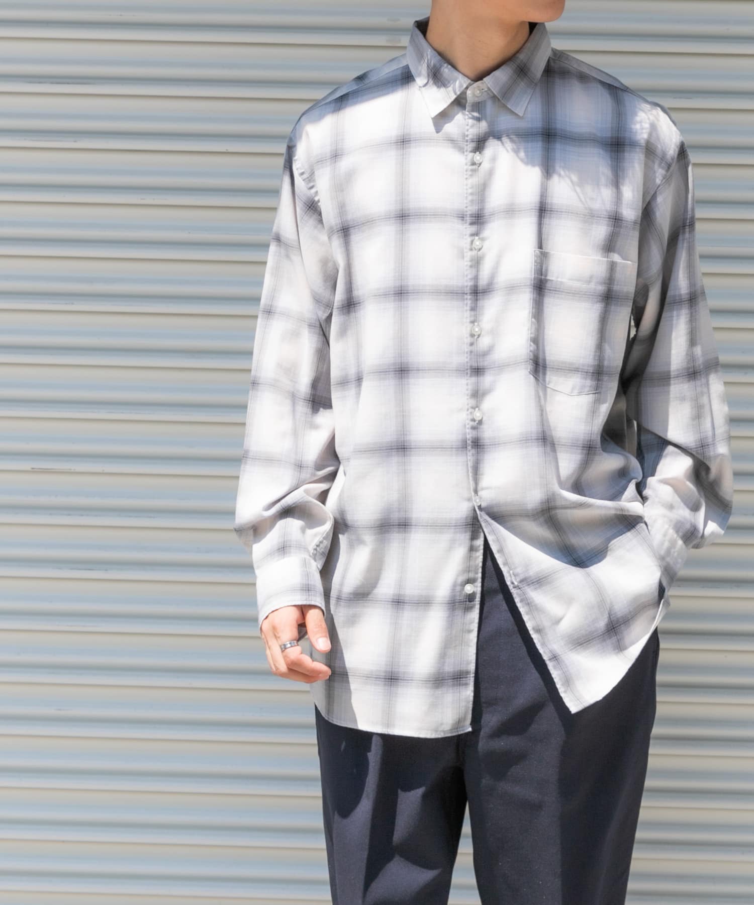 GRAY