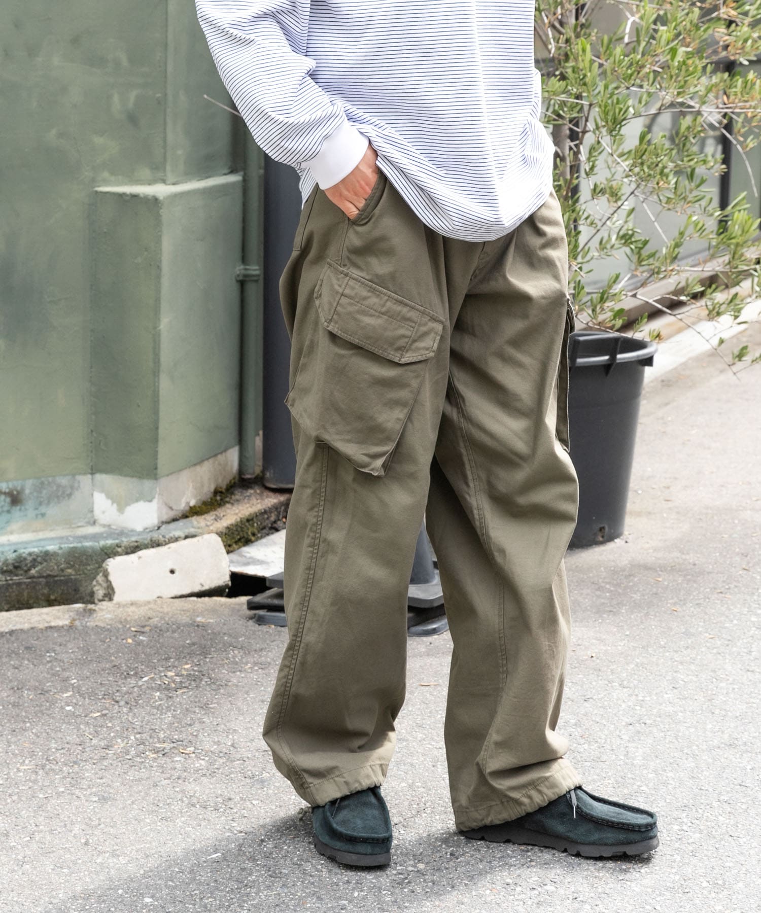 KHAKI