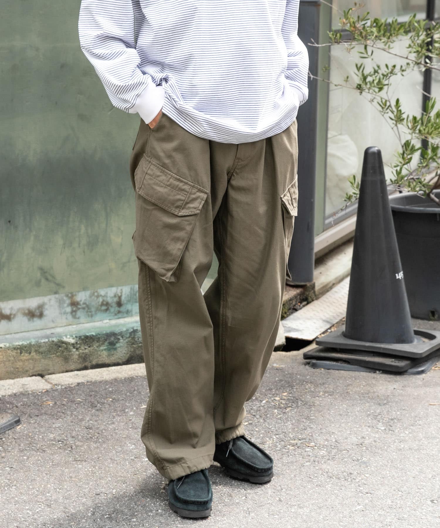 KHAKI