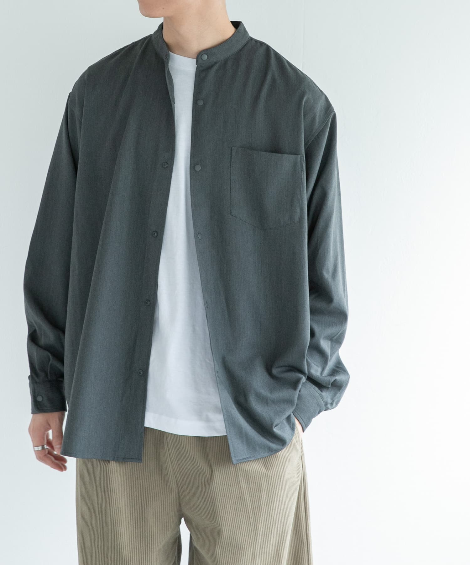 GRAY
