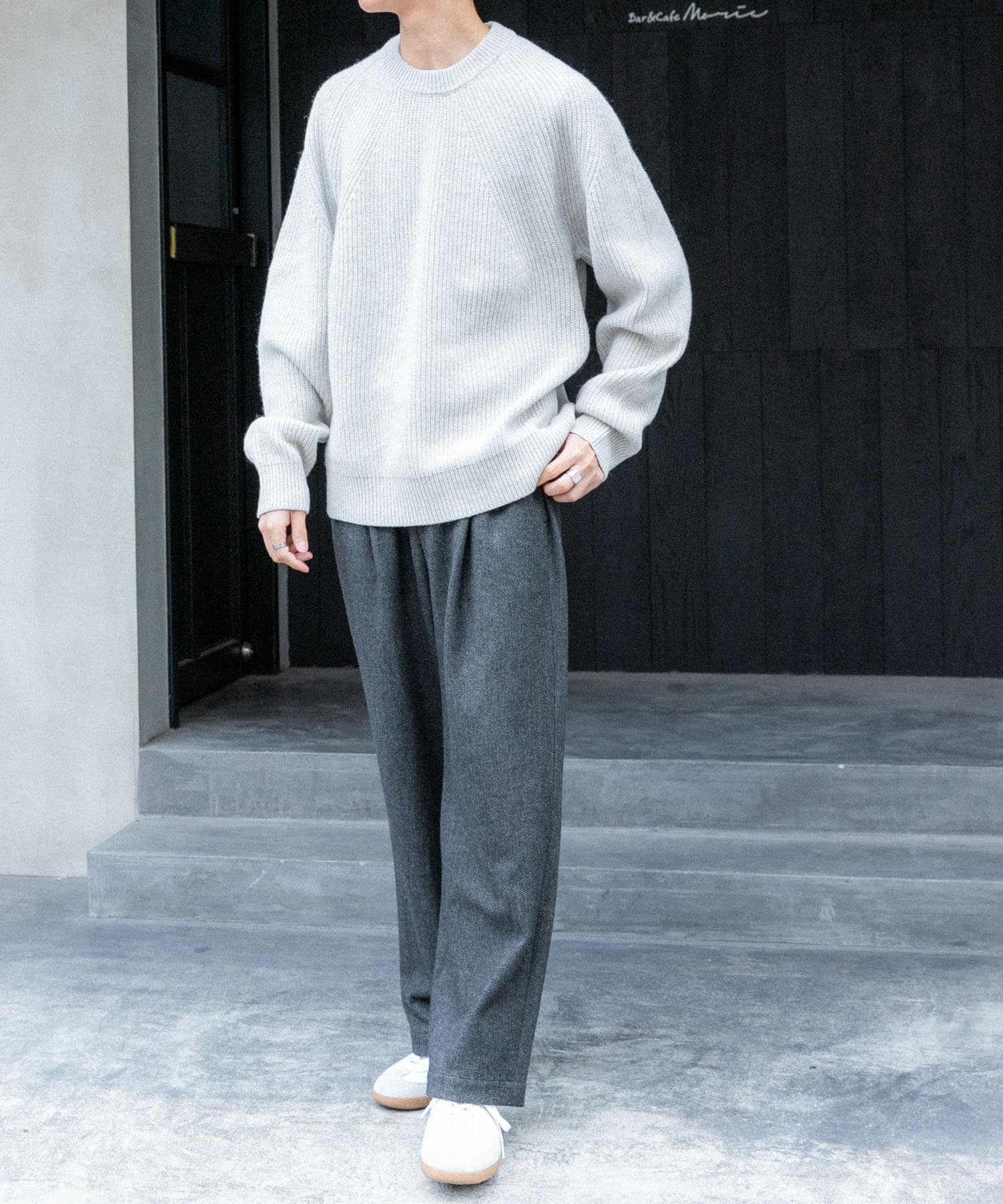 GRAY