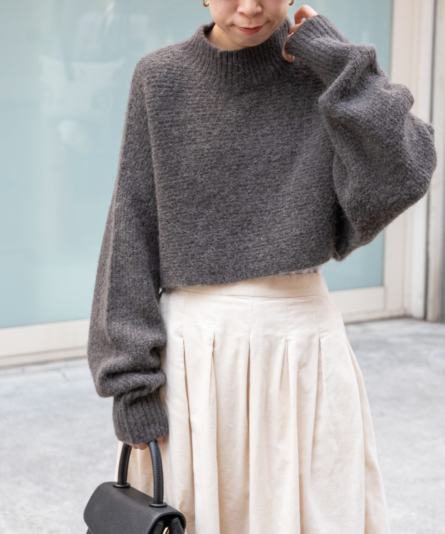DARK BROWN