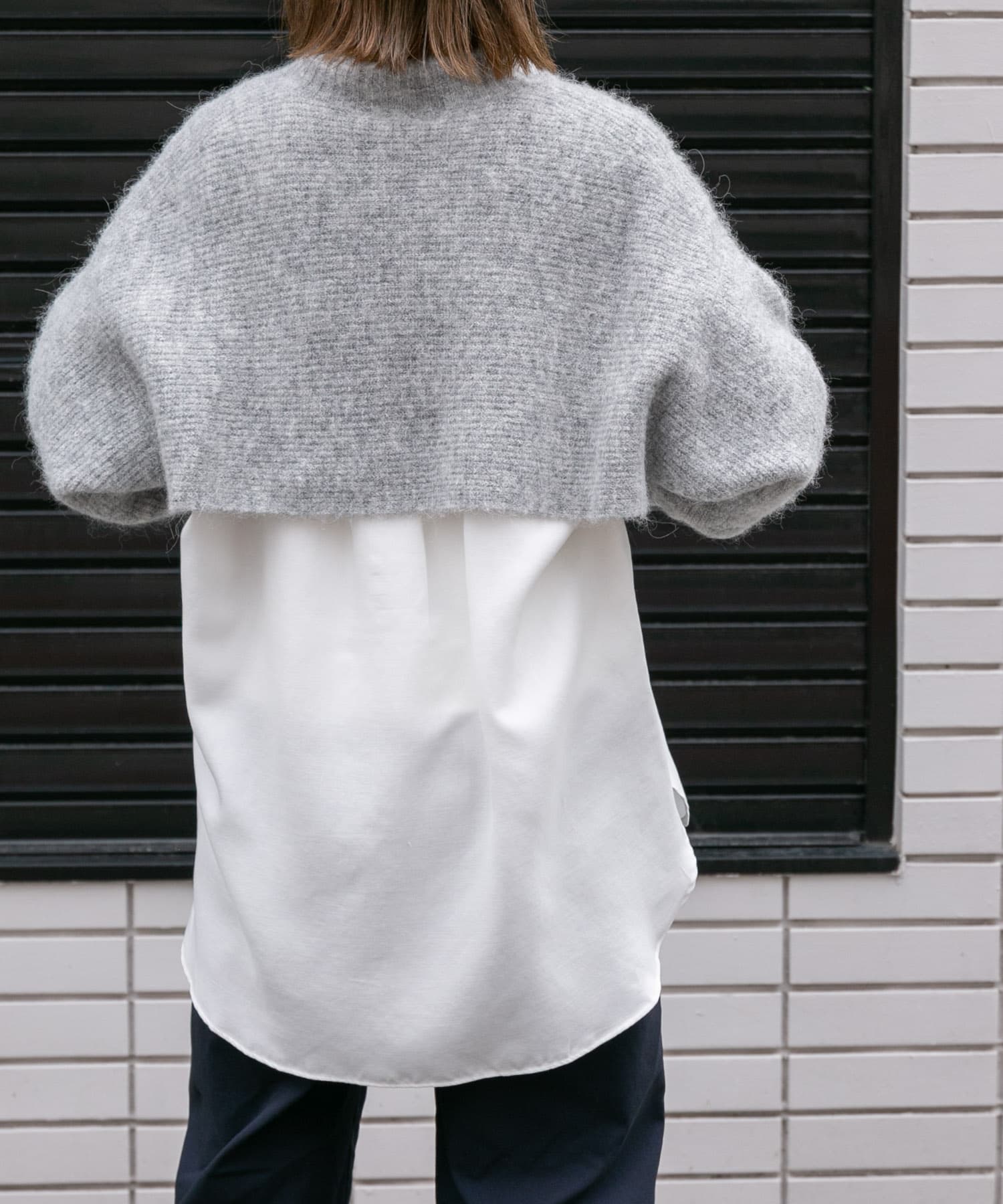 GRAY