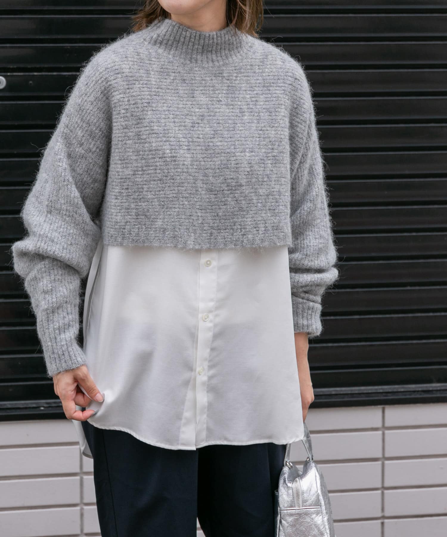 GRAY