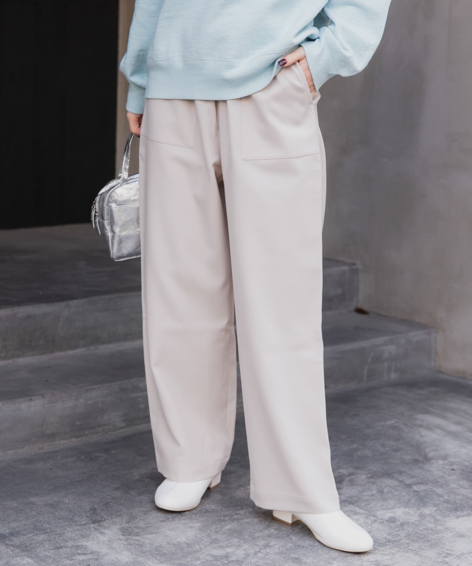LIGHTBEIGE