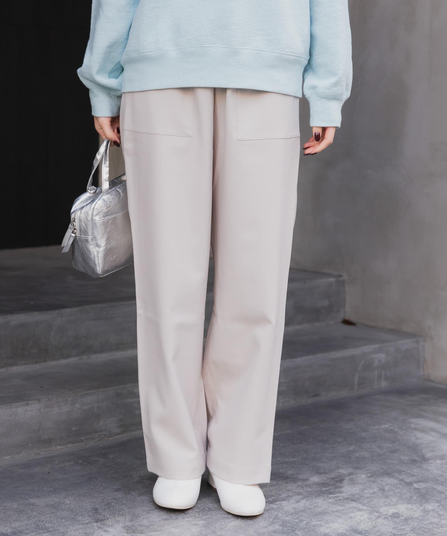 LIGHTBEIGE