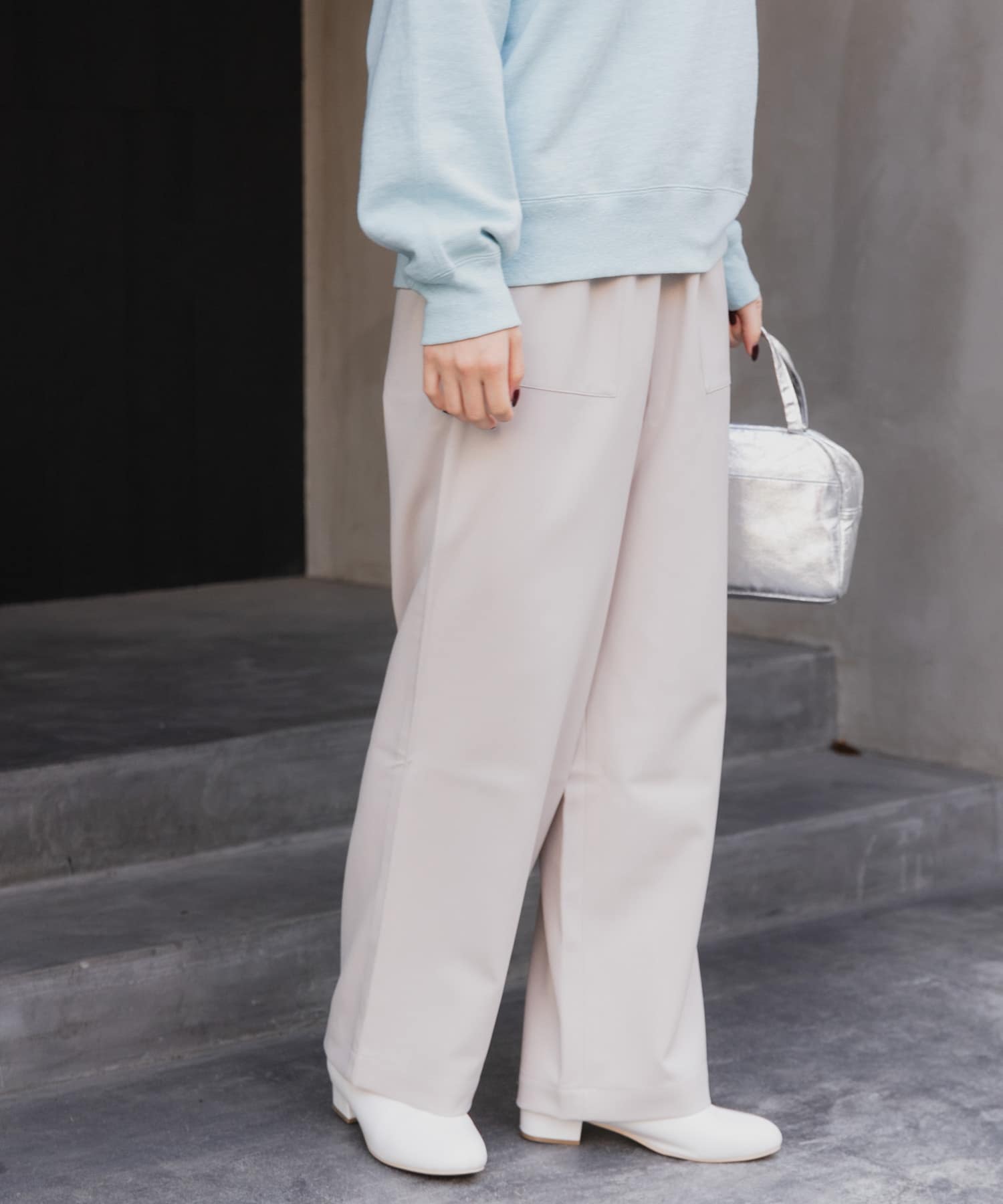 LIGHTBEIGE