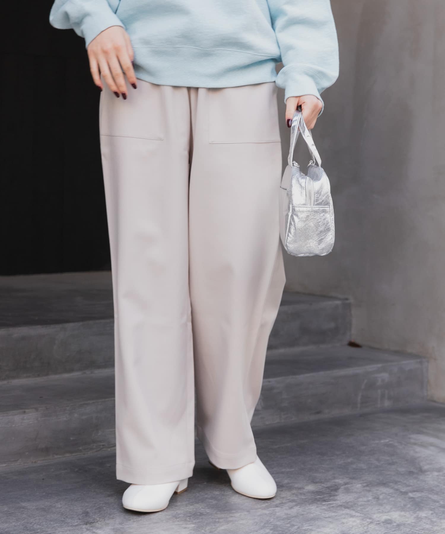 LIGHTBEIGE