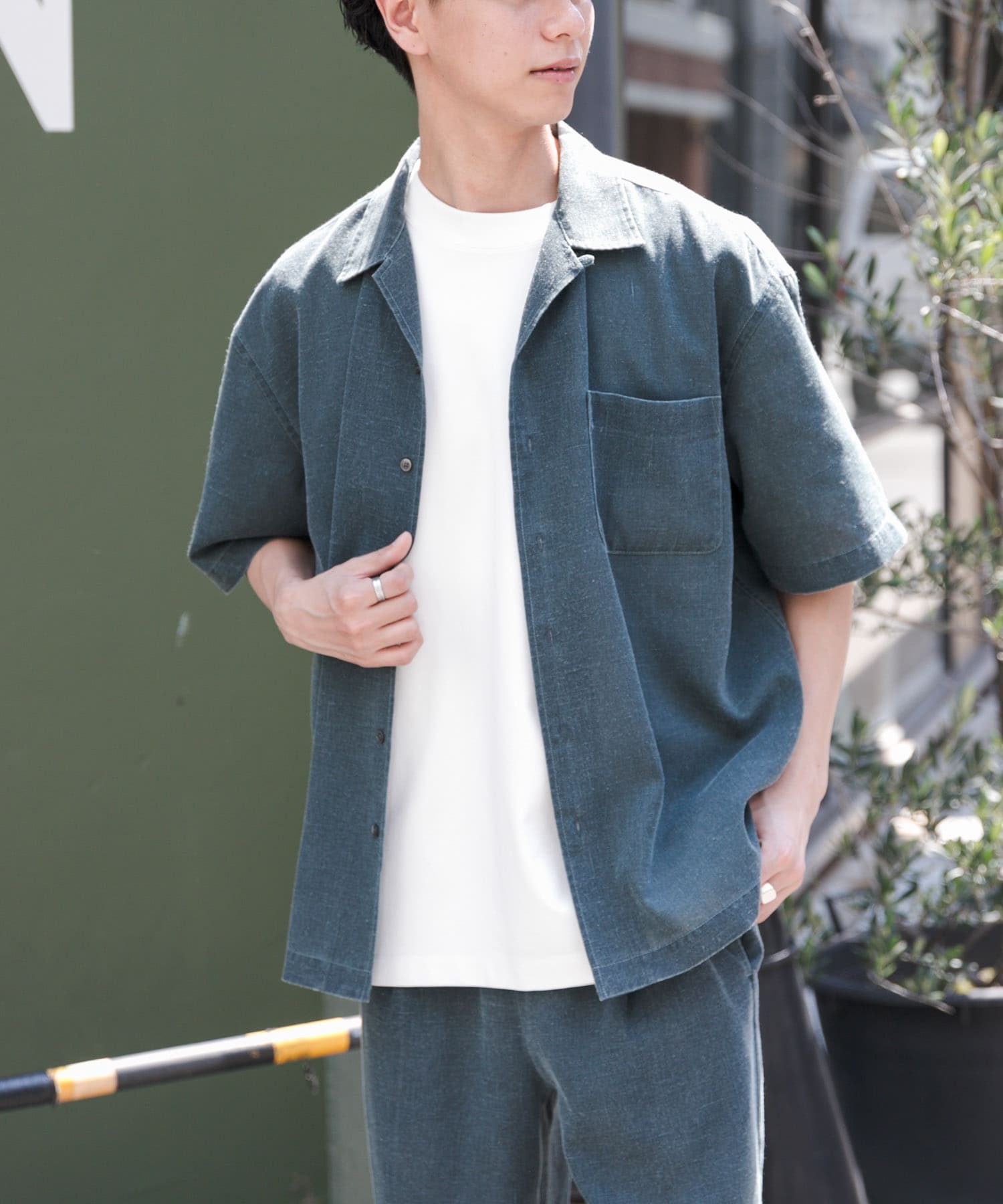 GREEN