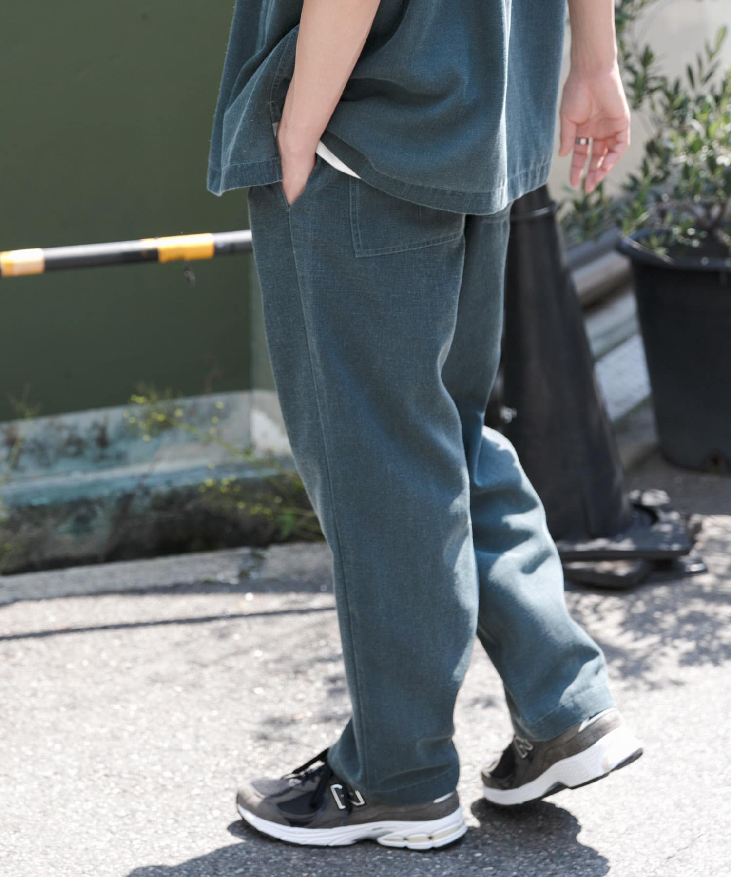 GREEN