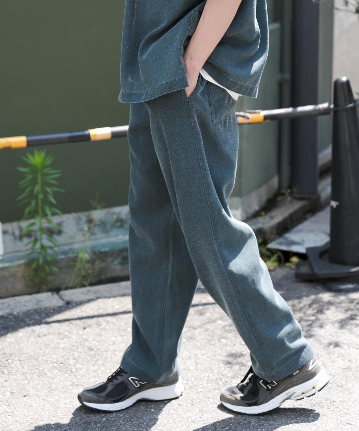 GREEN