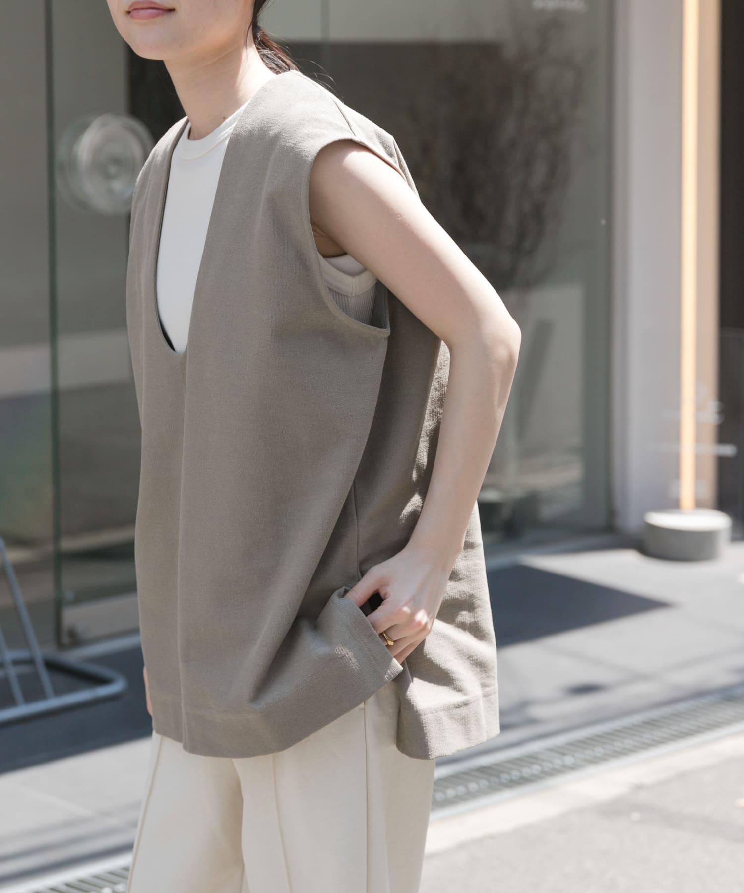 KHAKI