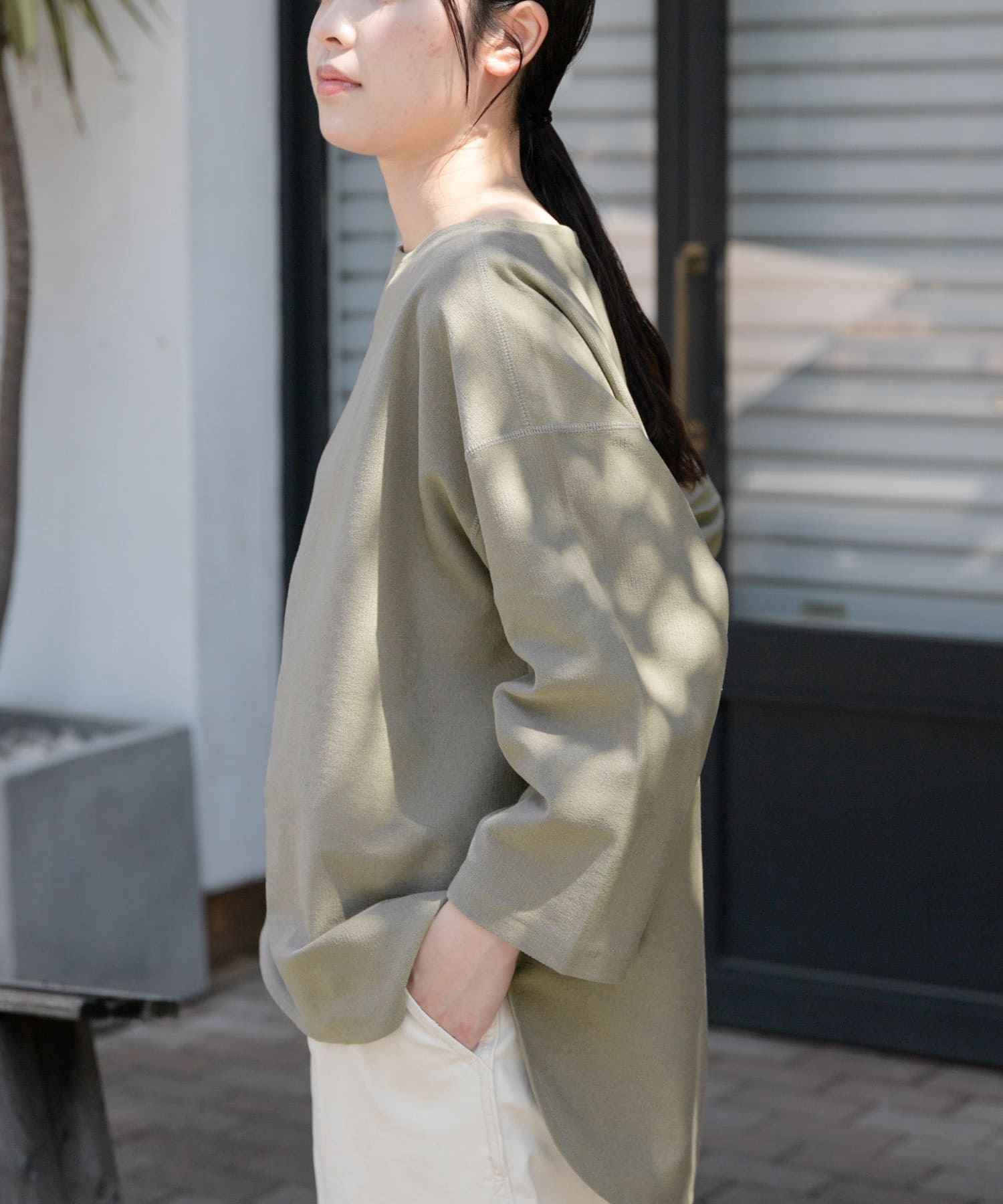 KHAKI