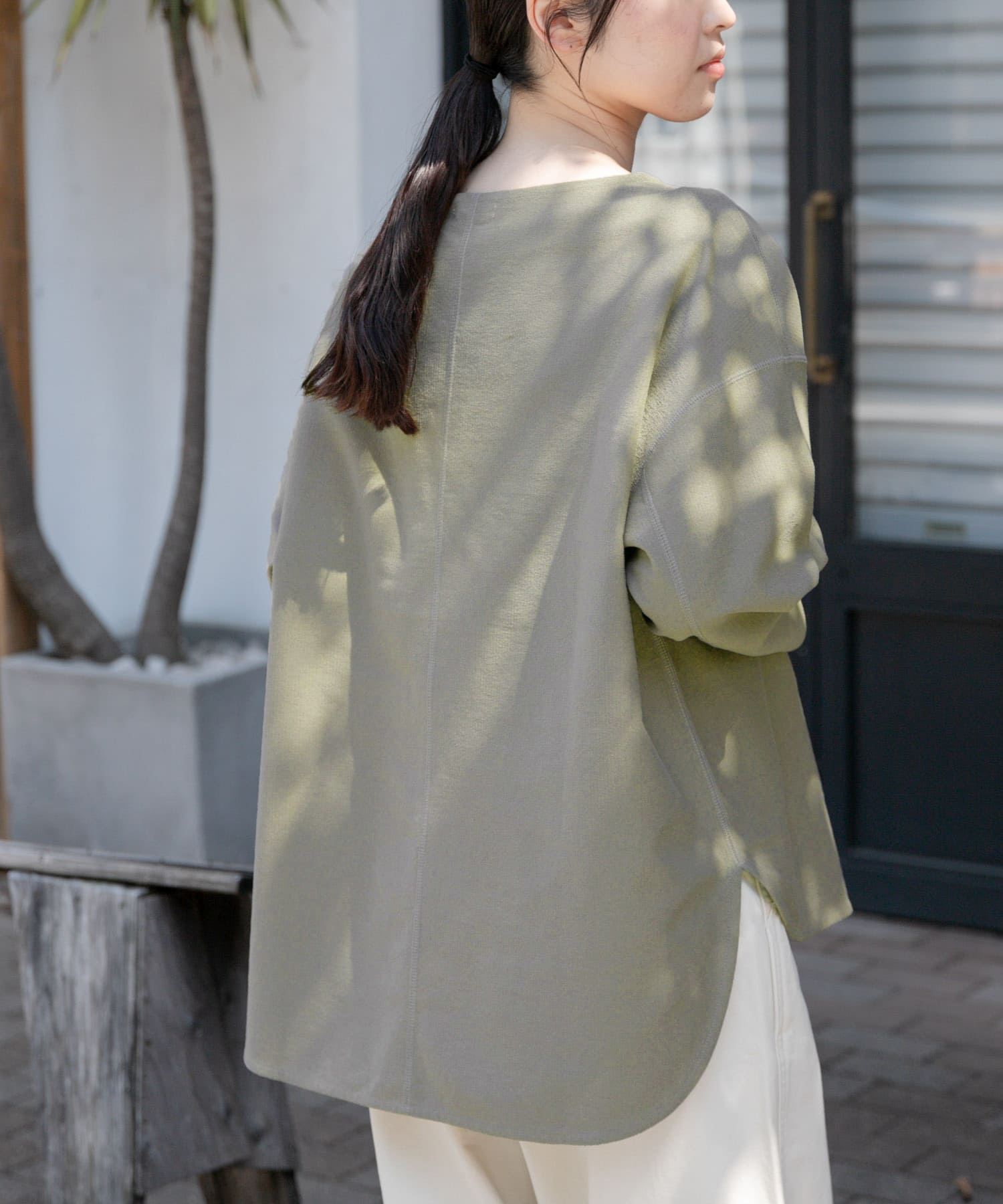 KHAKI