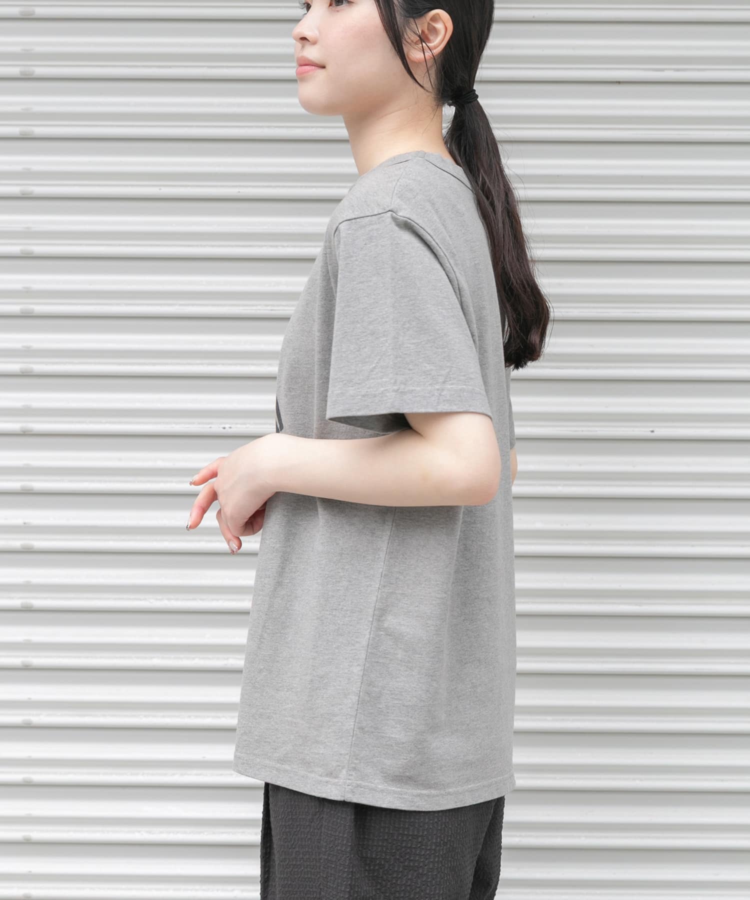 GRAY