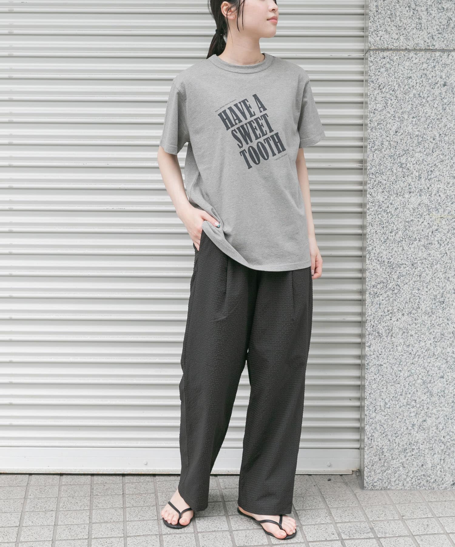 GRAY