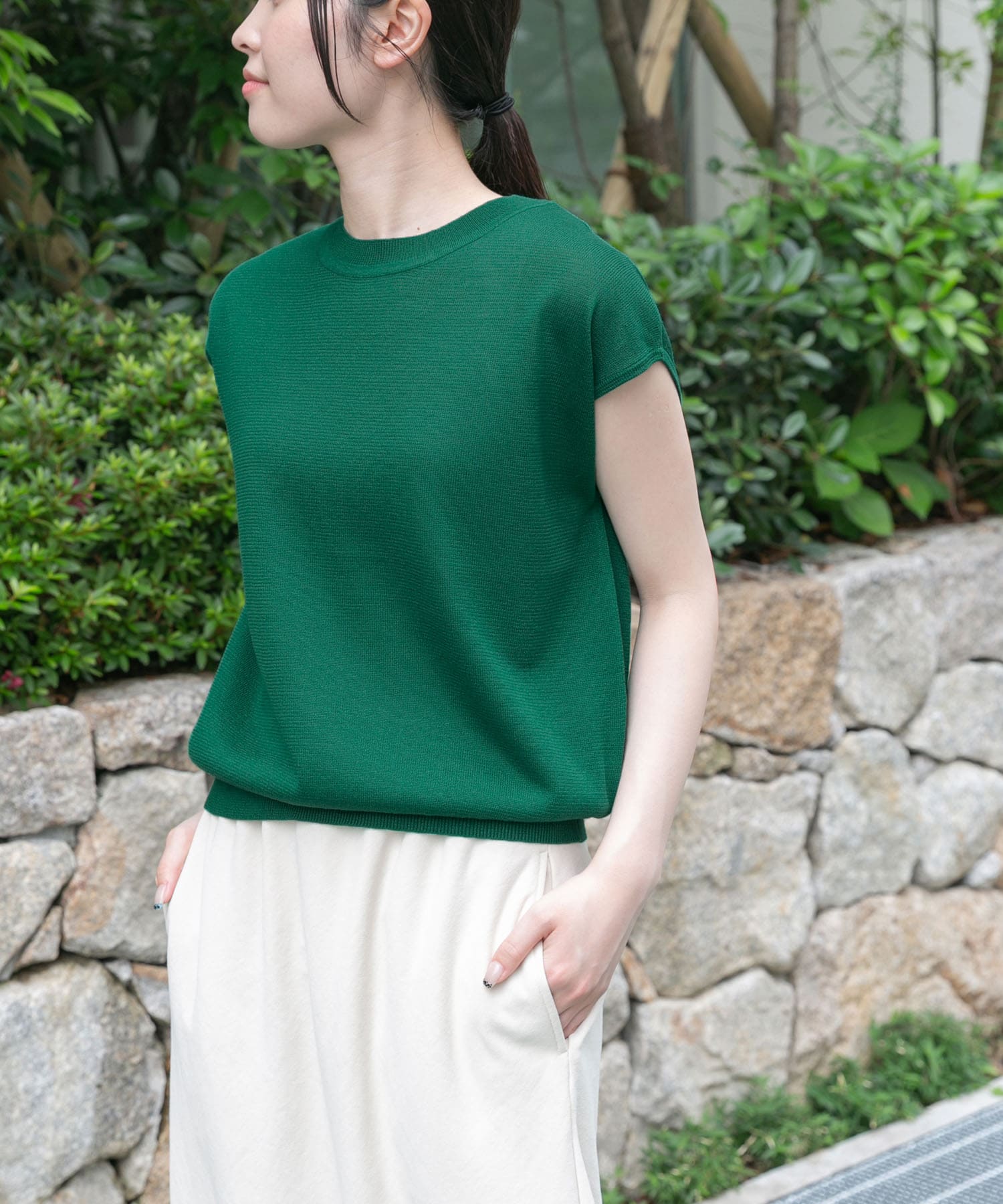 GREEN