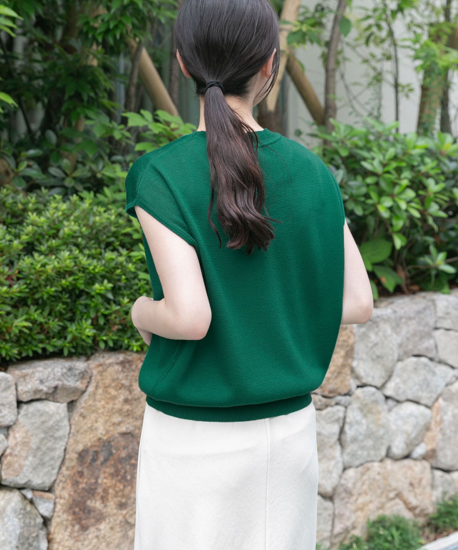 GREEN