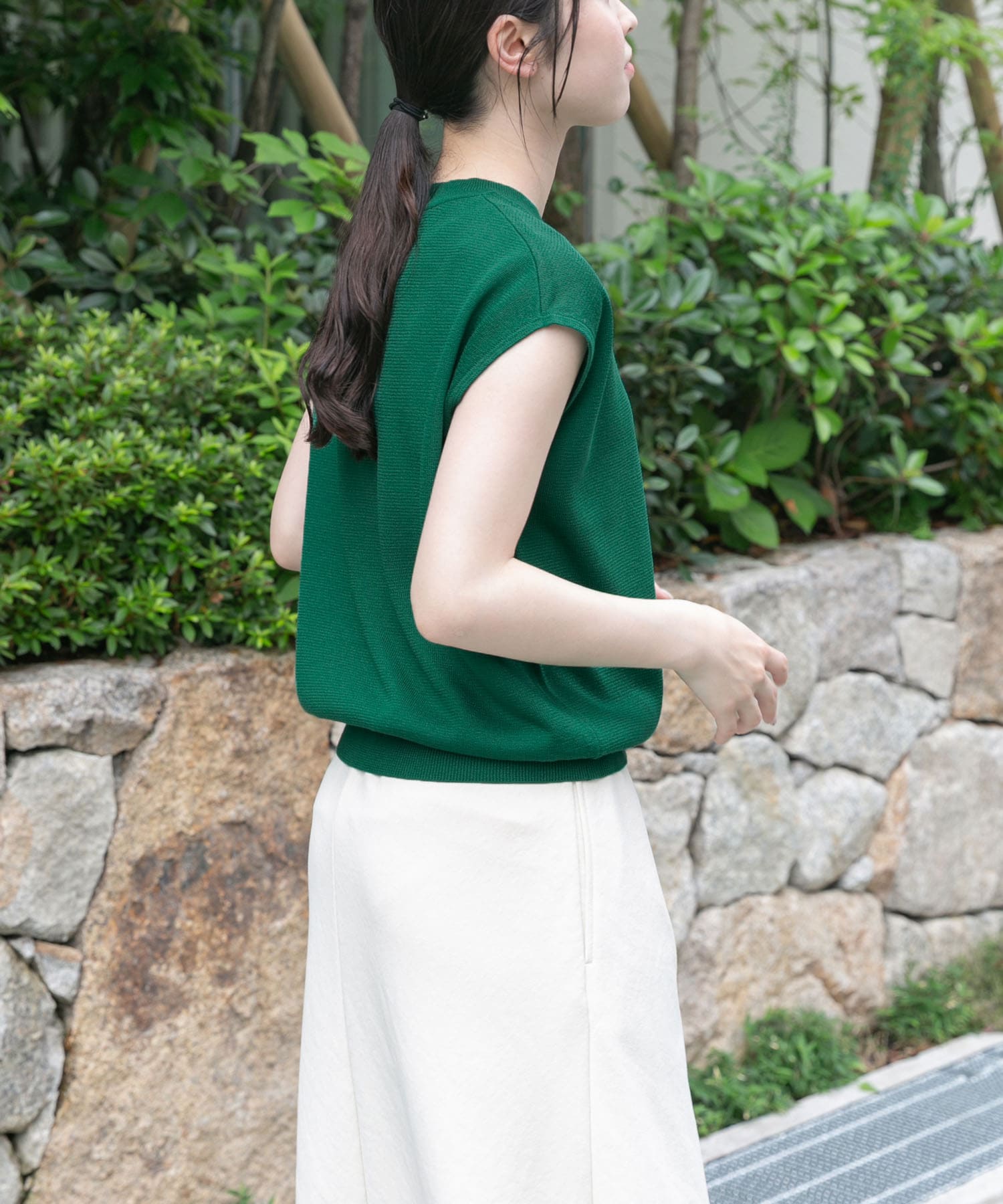 GREEN