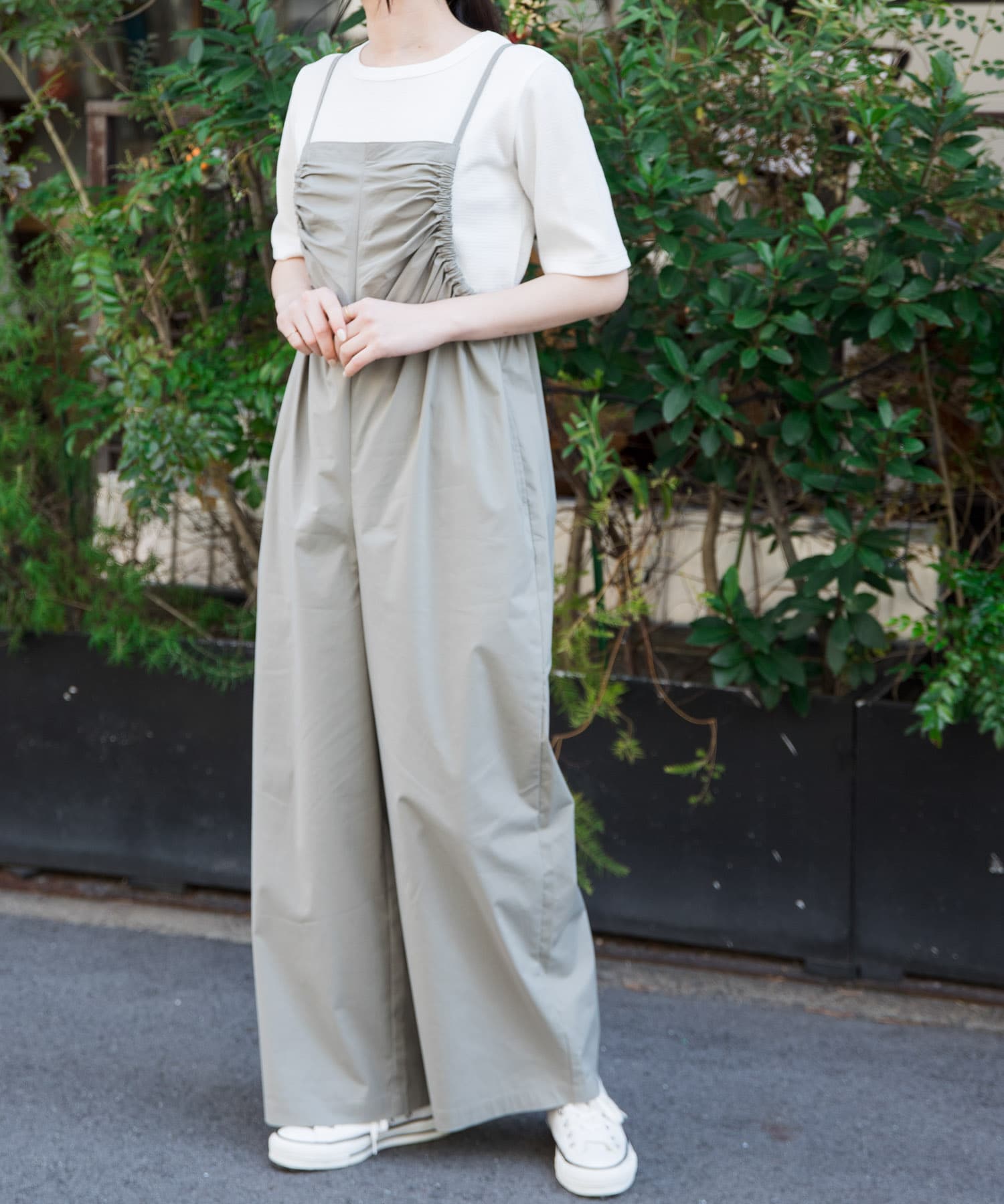 KHAKI