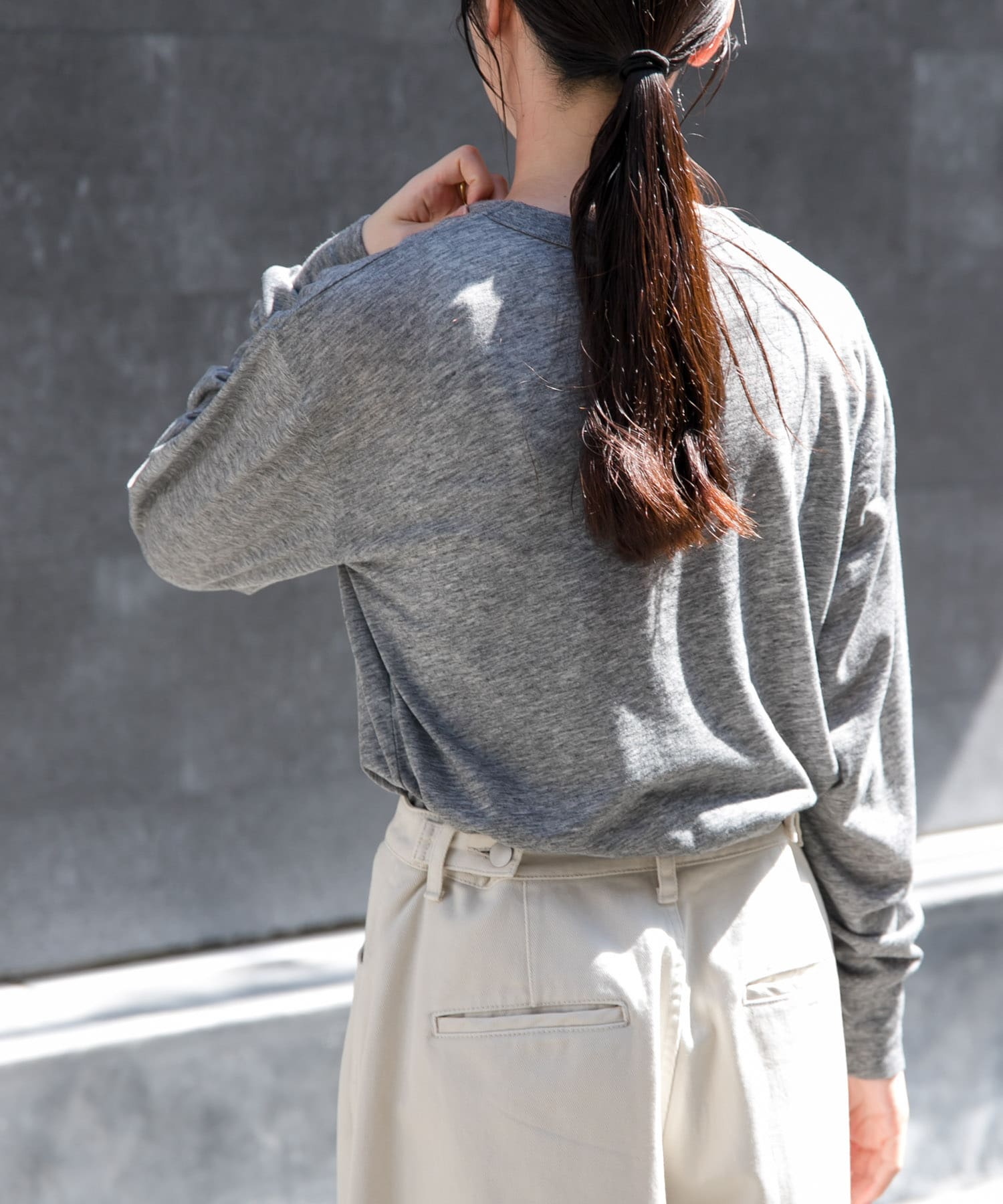 TOP GRAY