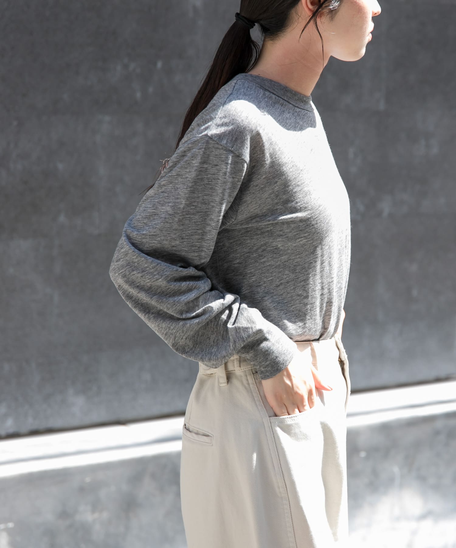 TOP GRAY