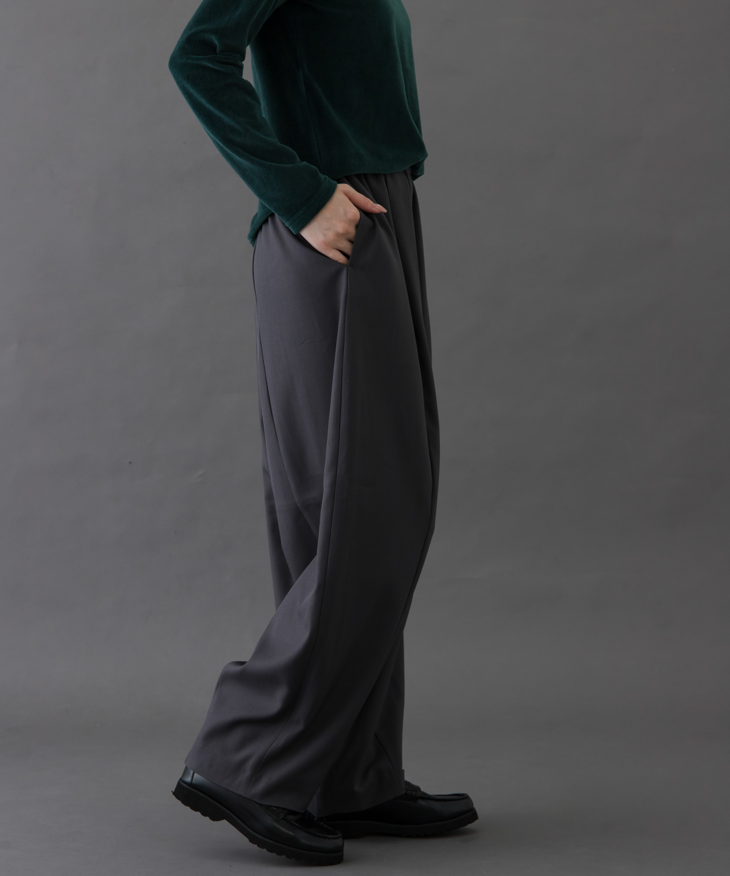 GRAY