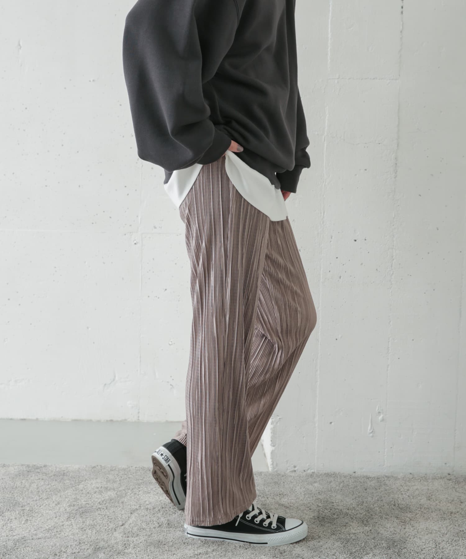 『WEB限定』thint　サテンプリーツパンツ GREGE M