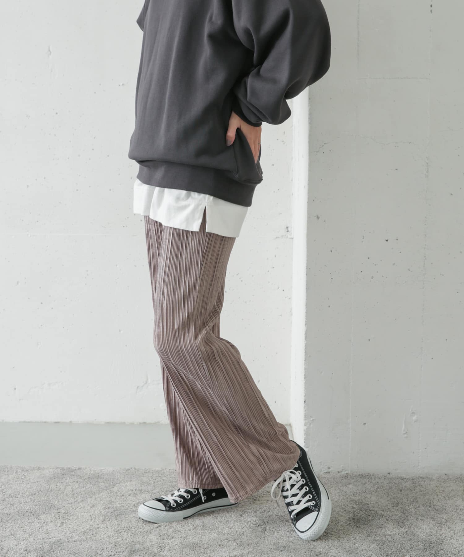 『WEB限定』thint　サテンプリーツパンツ GREGE M