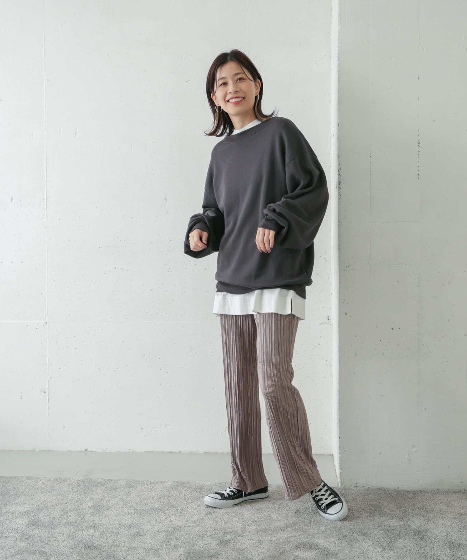 『WEB限定』thint　サテンプリーツパンツ GREGE M