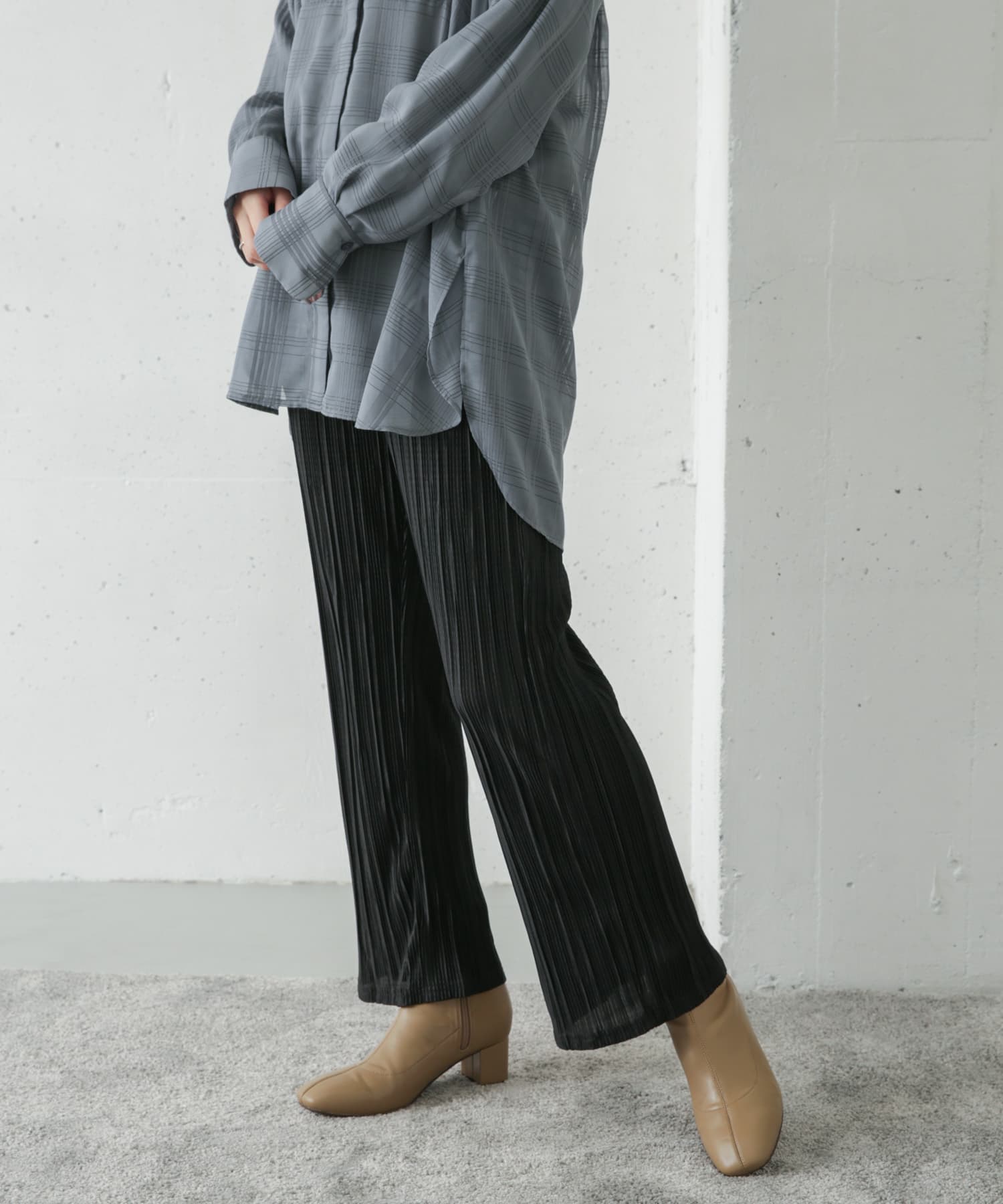『WEB限定』thint　サテンプリーツパンツ BLK M