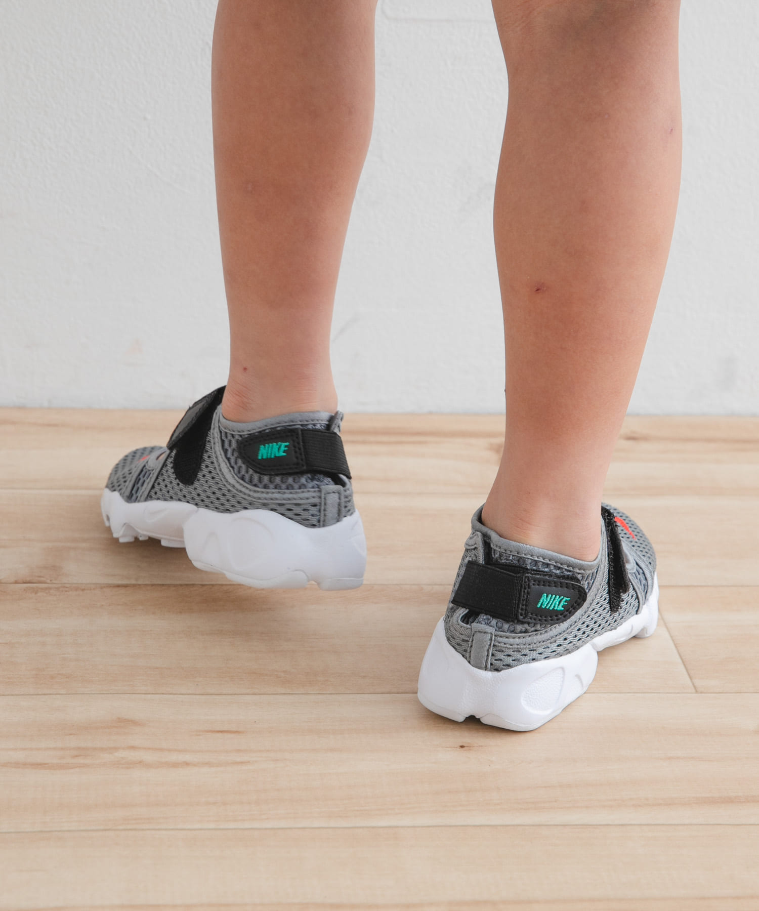 NIKE　ナイキリフト 2GSPS(KIDS) クールグレー 17