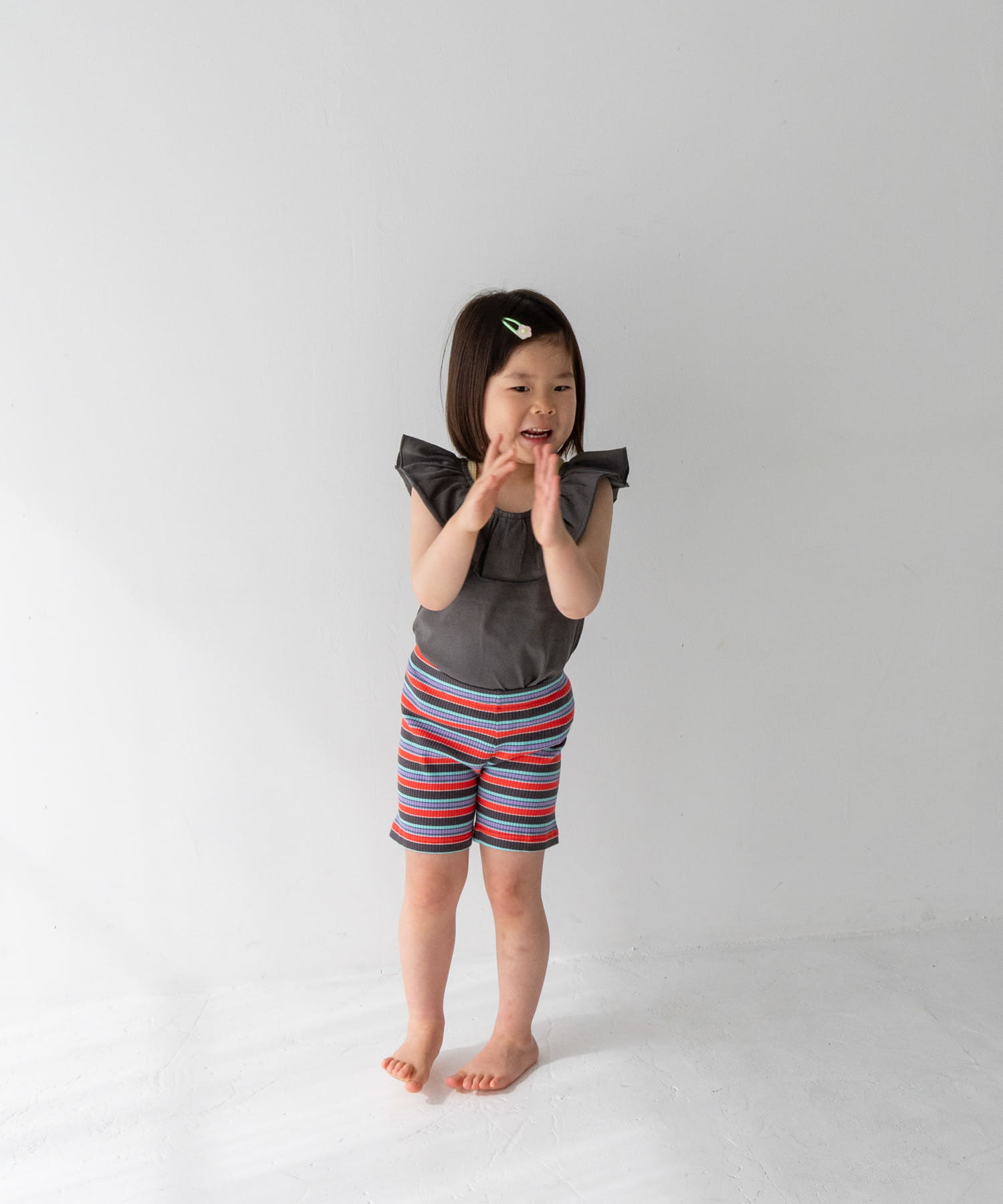 Pippi+Lotta　Multi stripe shorts(KIDS) Black M