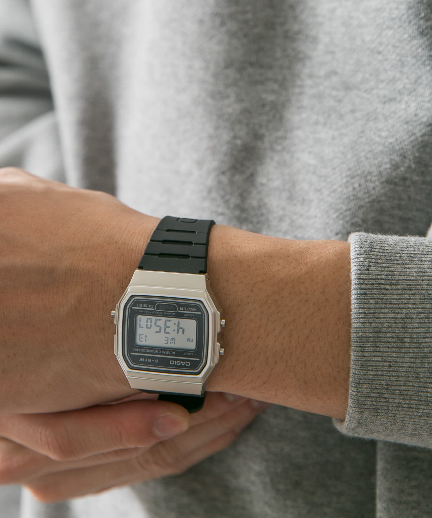 CASIO　F-91WM SILVER/BLK FREE