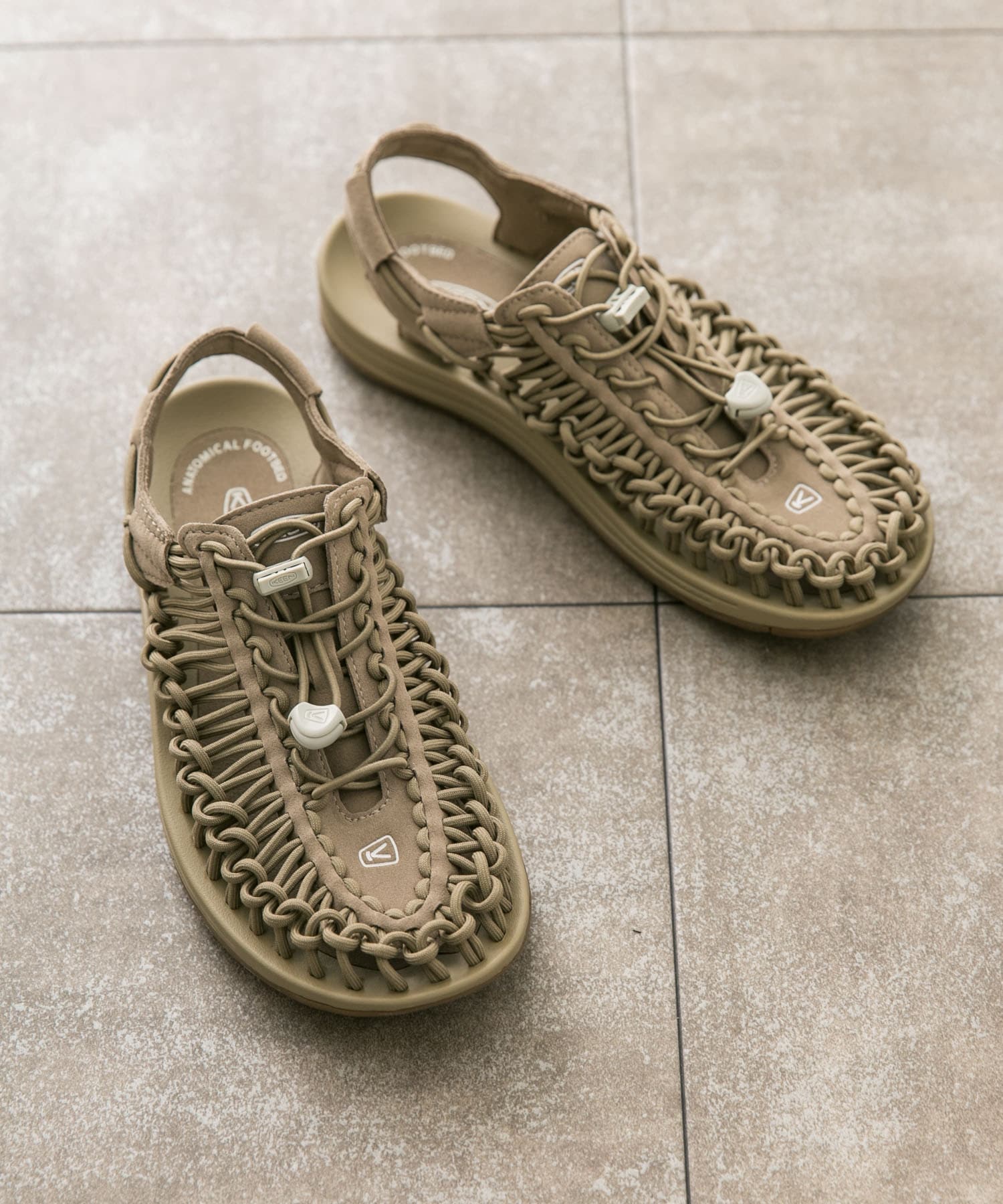 KEEN UNEEK(8 Timberwolf): シューズ｜URBAN RESEARCH公式ファッション通販