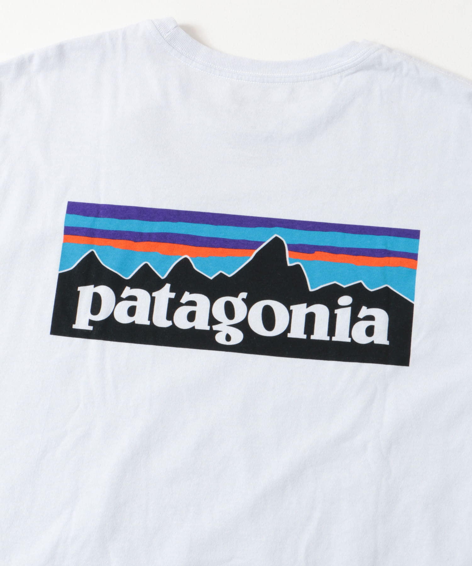 patagonia　Long-Sleeve P-6 Logo Re-T-shirts WHI S