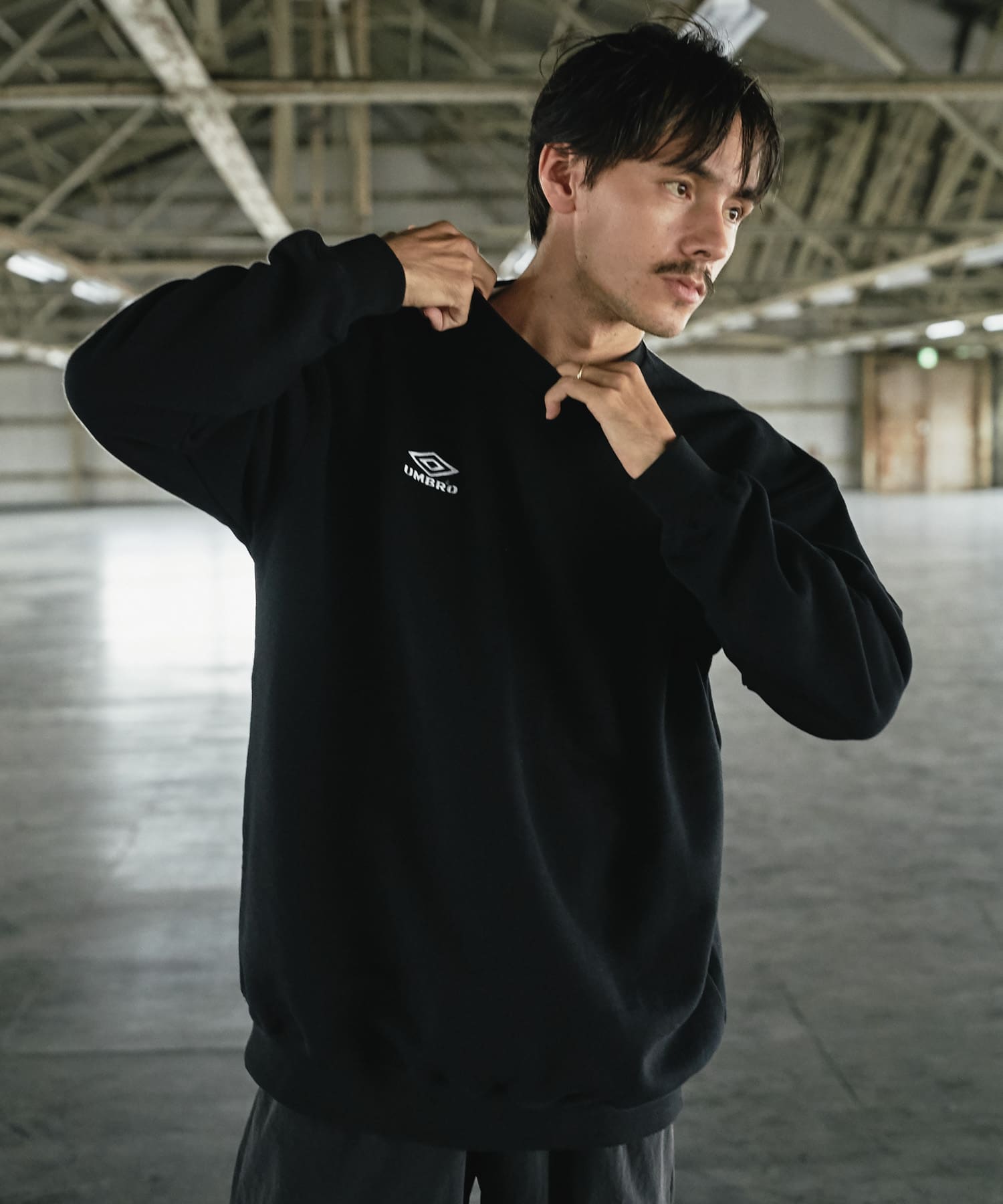 別注』UMBRO×DOORS ARCHIVE SWEAT(M BLACK): トップス｜URBAN RESEARCH