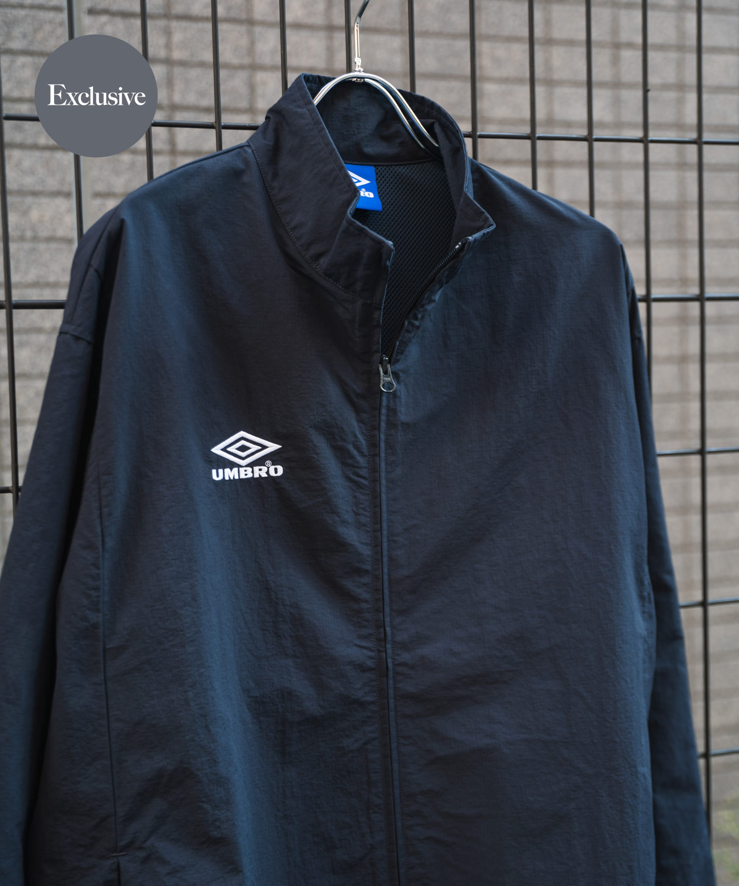 別注』UMBRO×DOORS RS TRACK JACKET(M CHARCOAL): アウター｜URBAN
