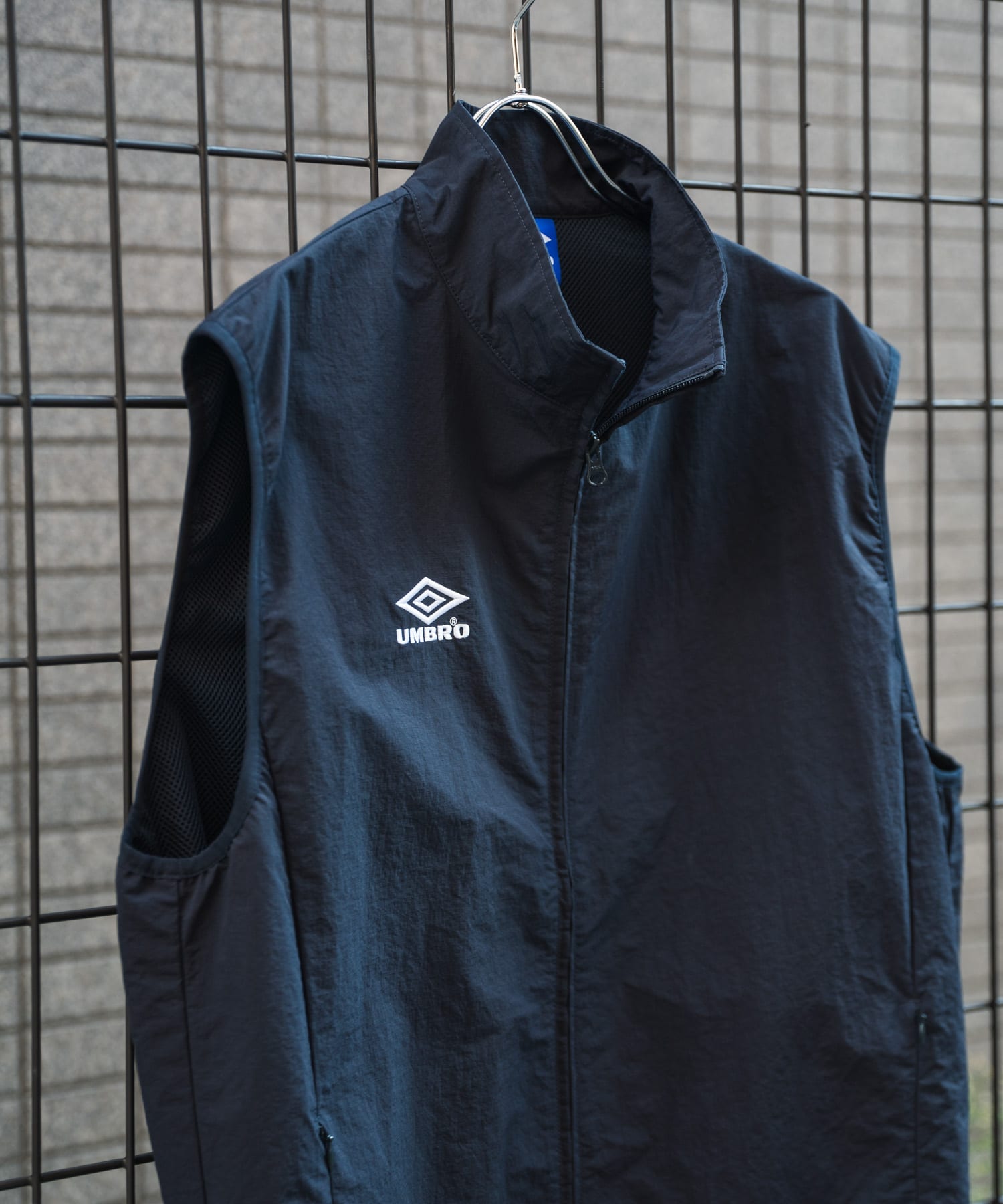 『別注』UMBRO×DOORS　RS TRACK VEST NAVY M