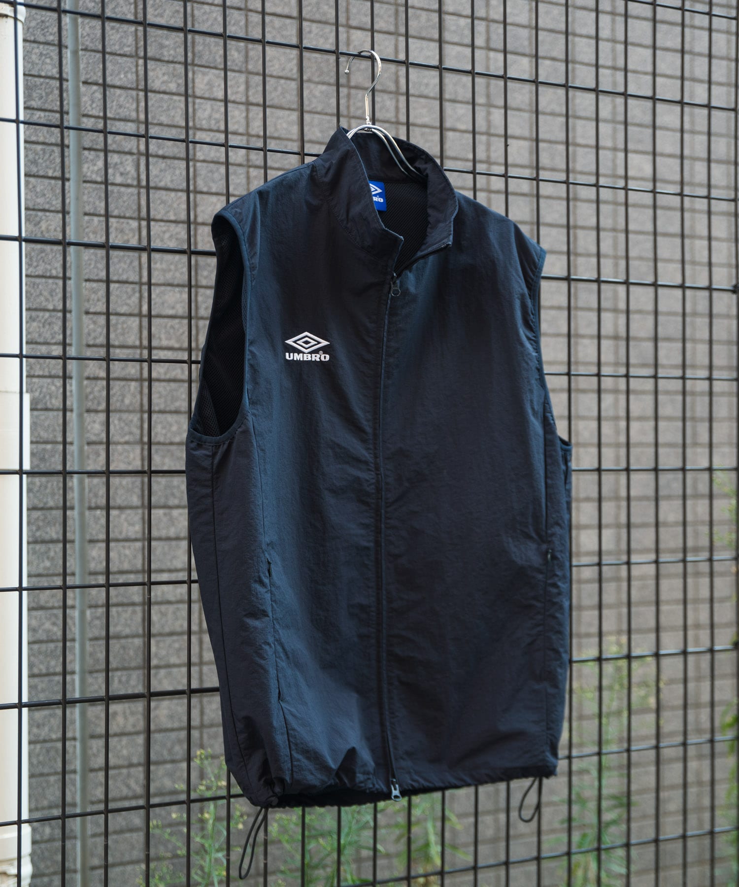 『別注』UMBRO×DOORS　RS TRACK VEST NAVY M