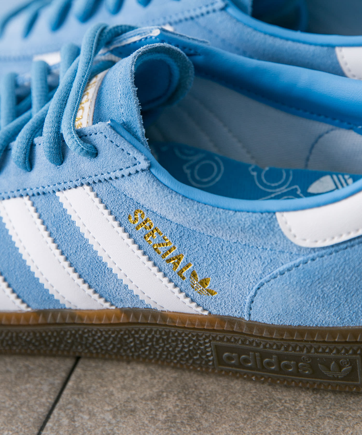 adidas　HANDBALL SPEZIAL ライトブルー 26