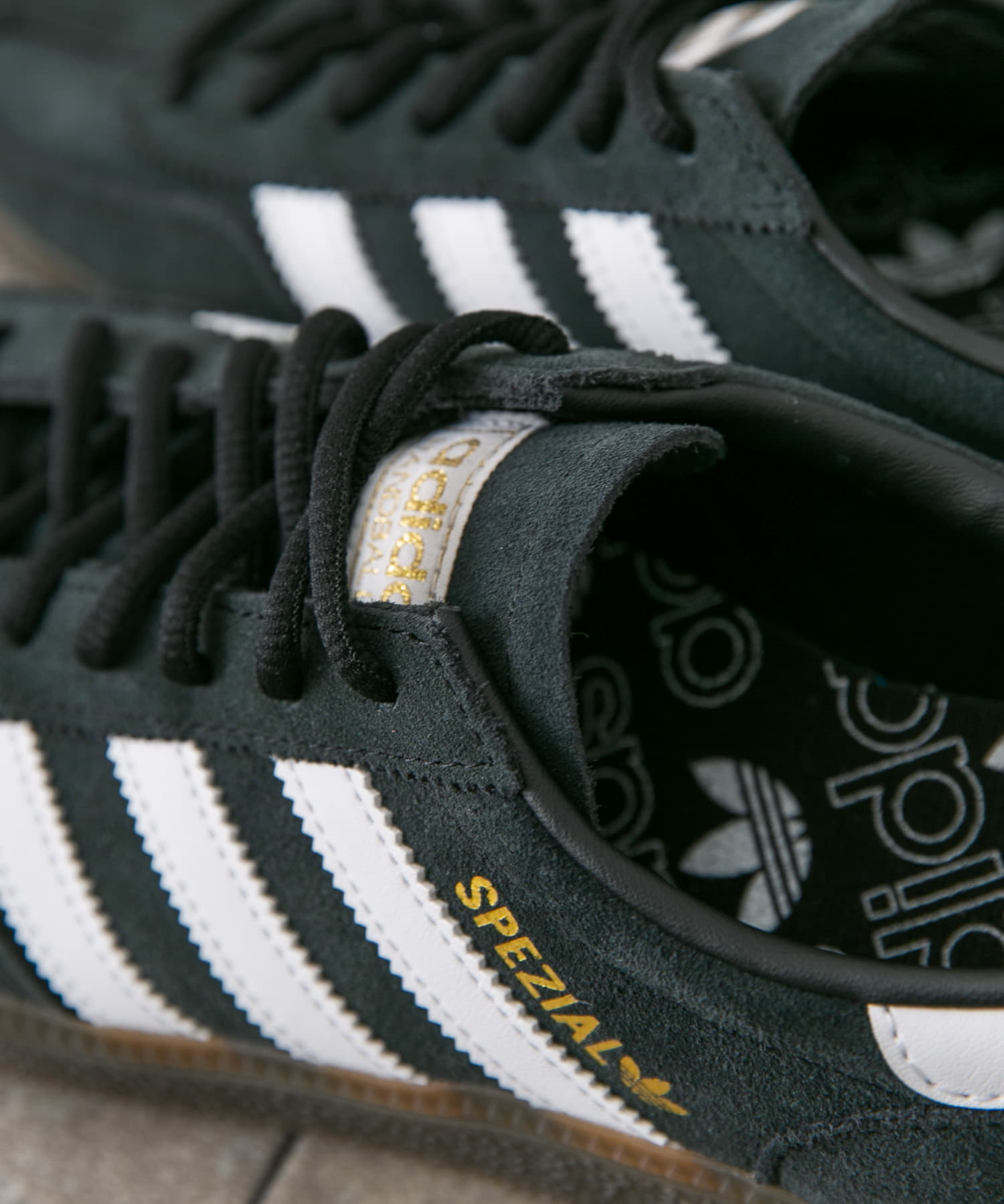 adidas HANDBALL SPEZIAL(26 コアブラック): シューズ｜URBAN RESEARCH